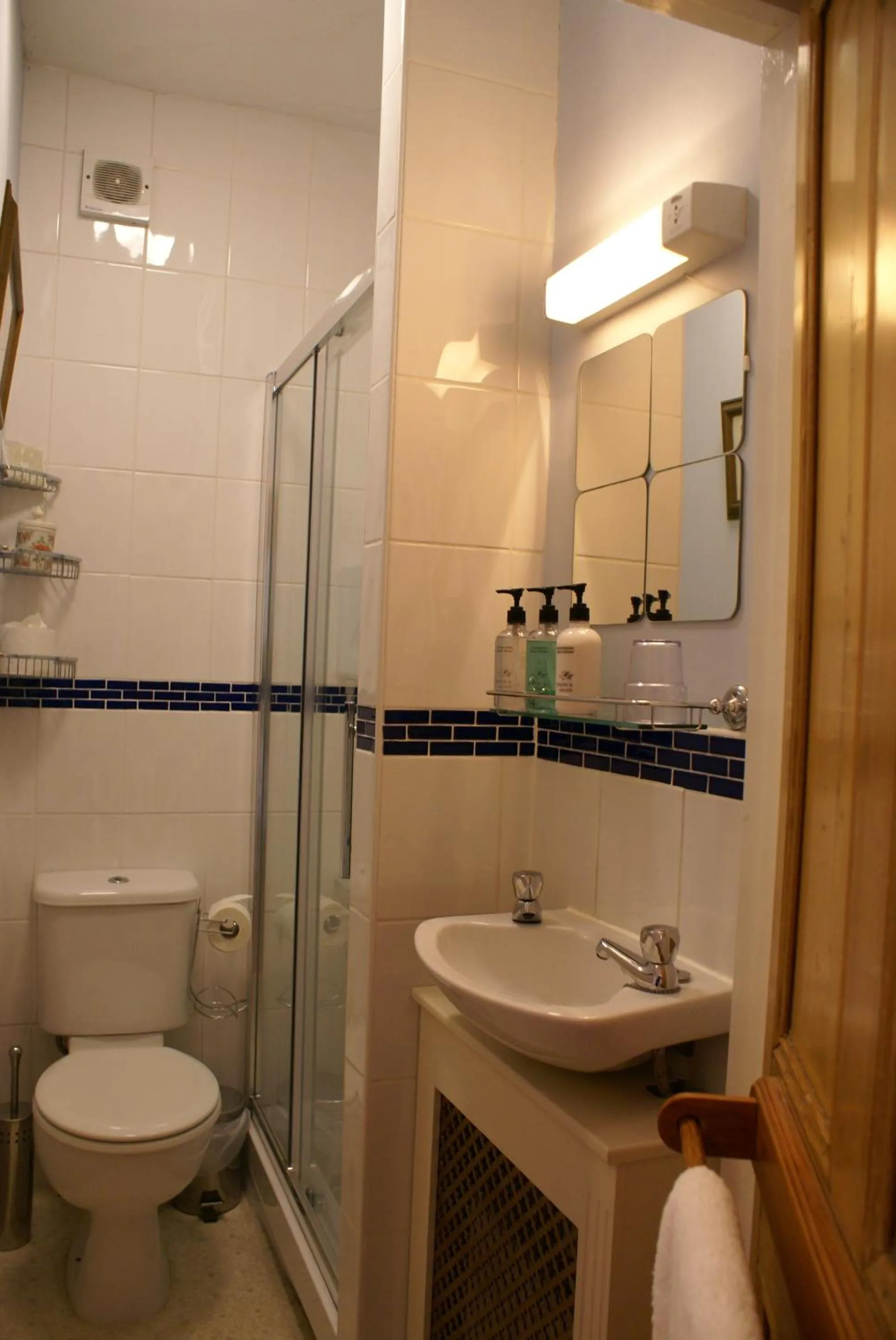 Bathroom in Devonshire House