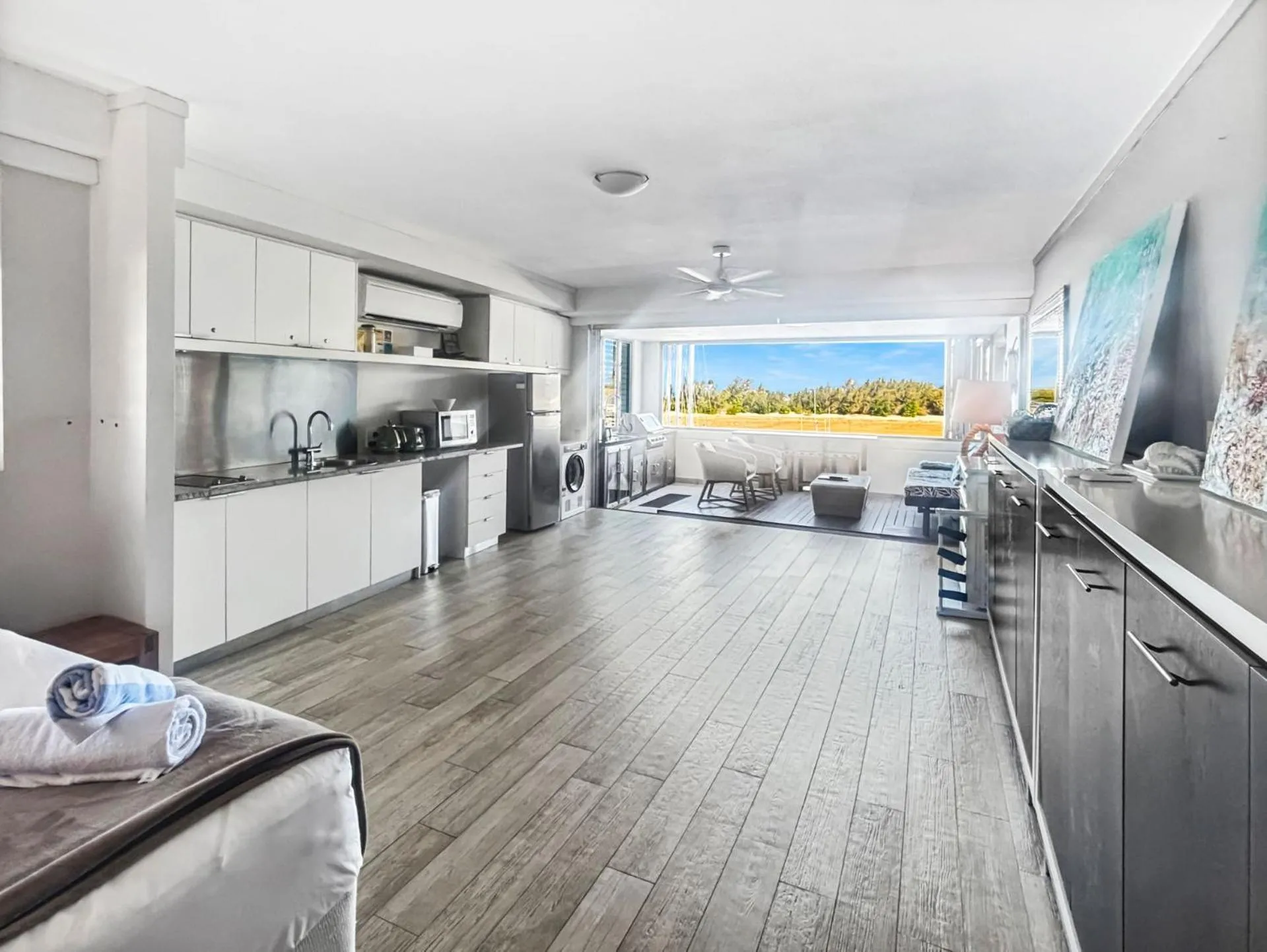 Blue on Blue Superior Studio Room 1271