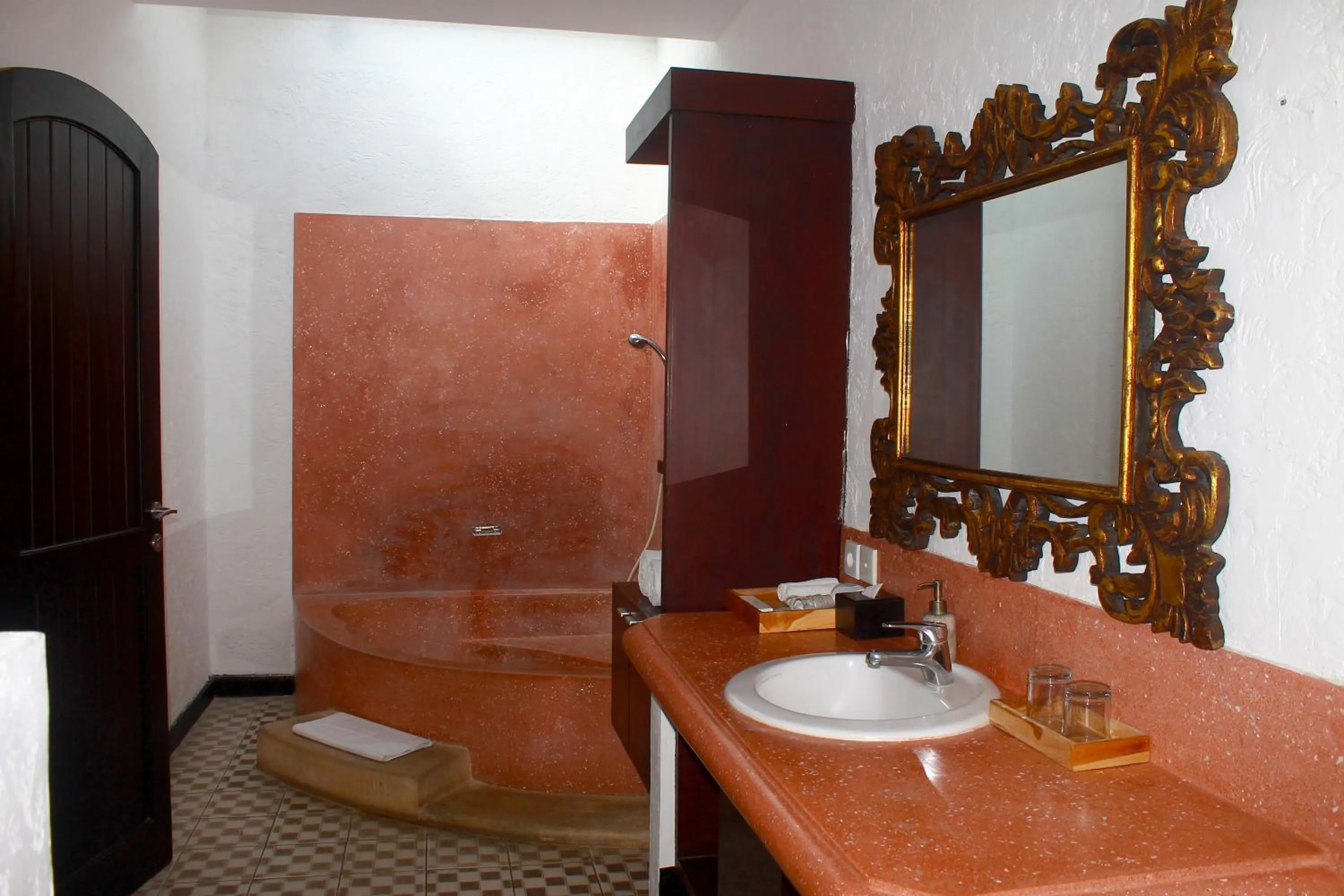 Shower in Singgah Villas Seminyak