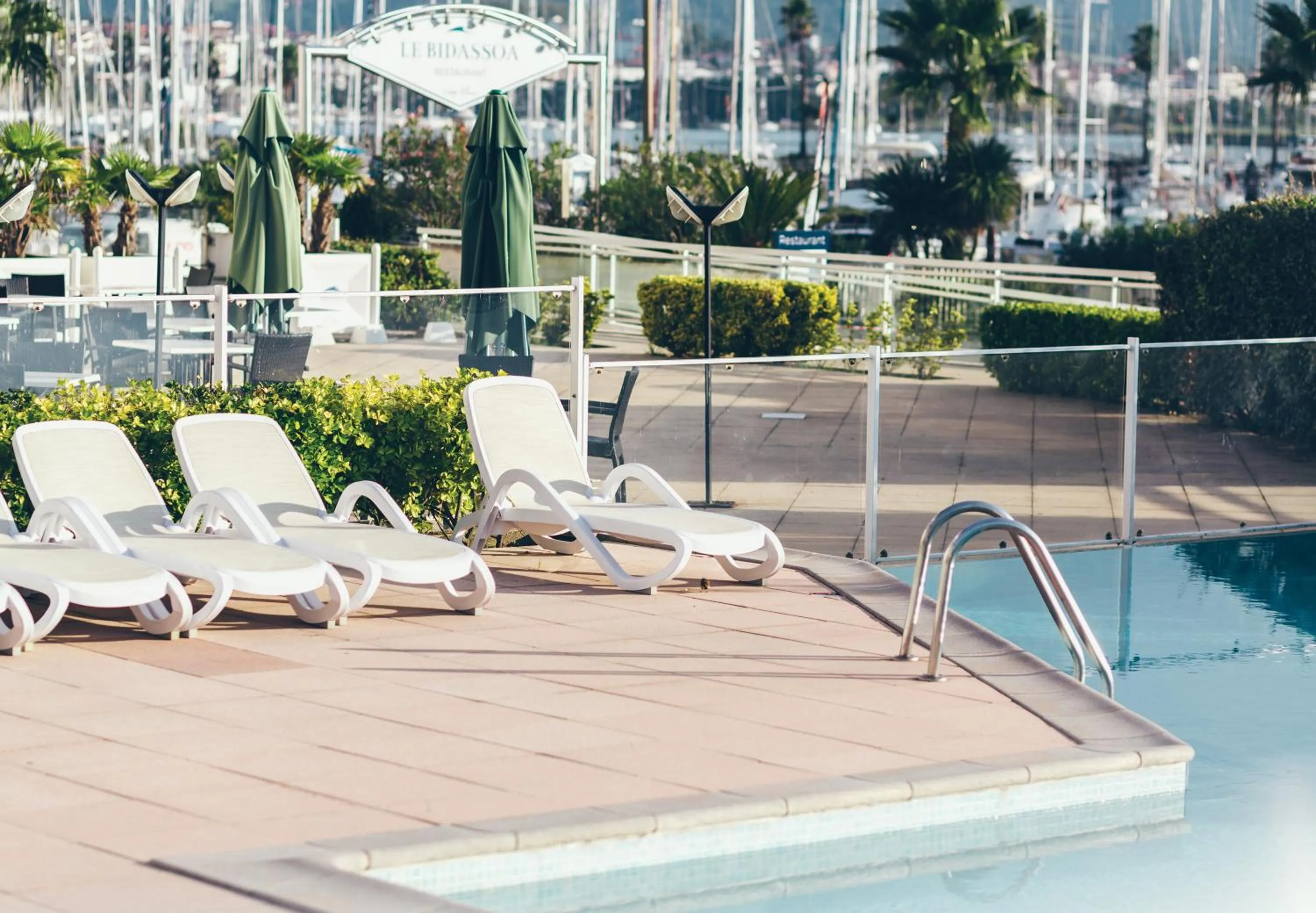 Swimming pool in Hôtel Serge Blanco - Relais Thalasso & Spa