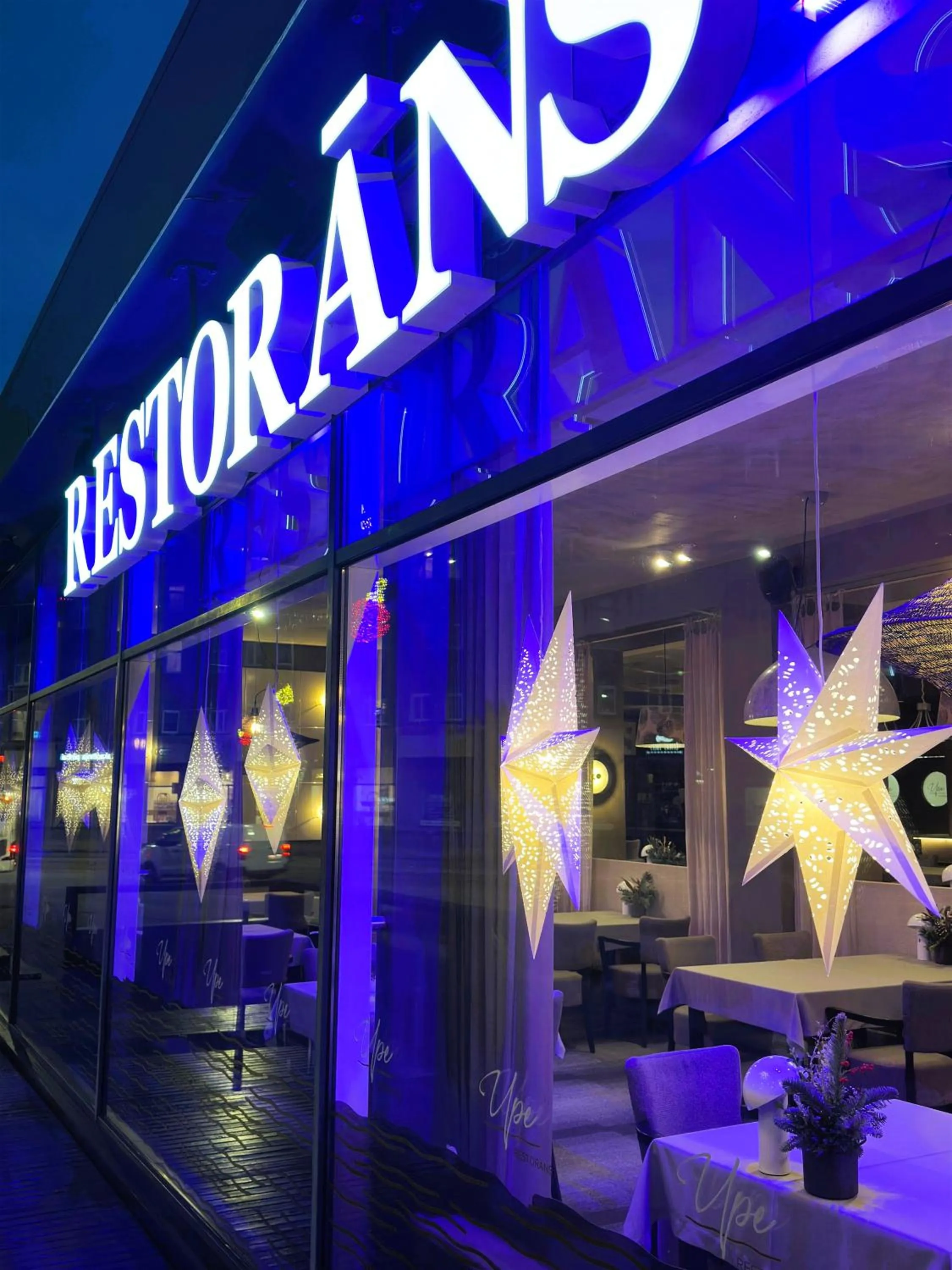 Restaurant/places to eat in Liva Hotel