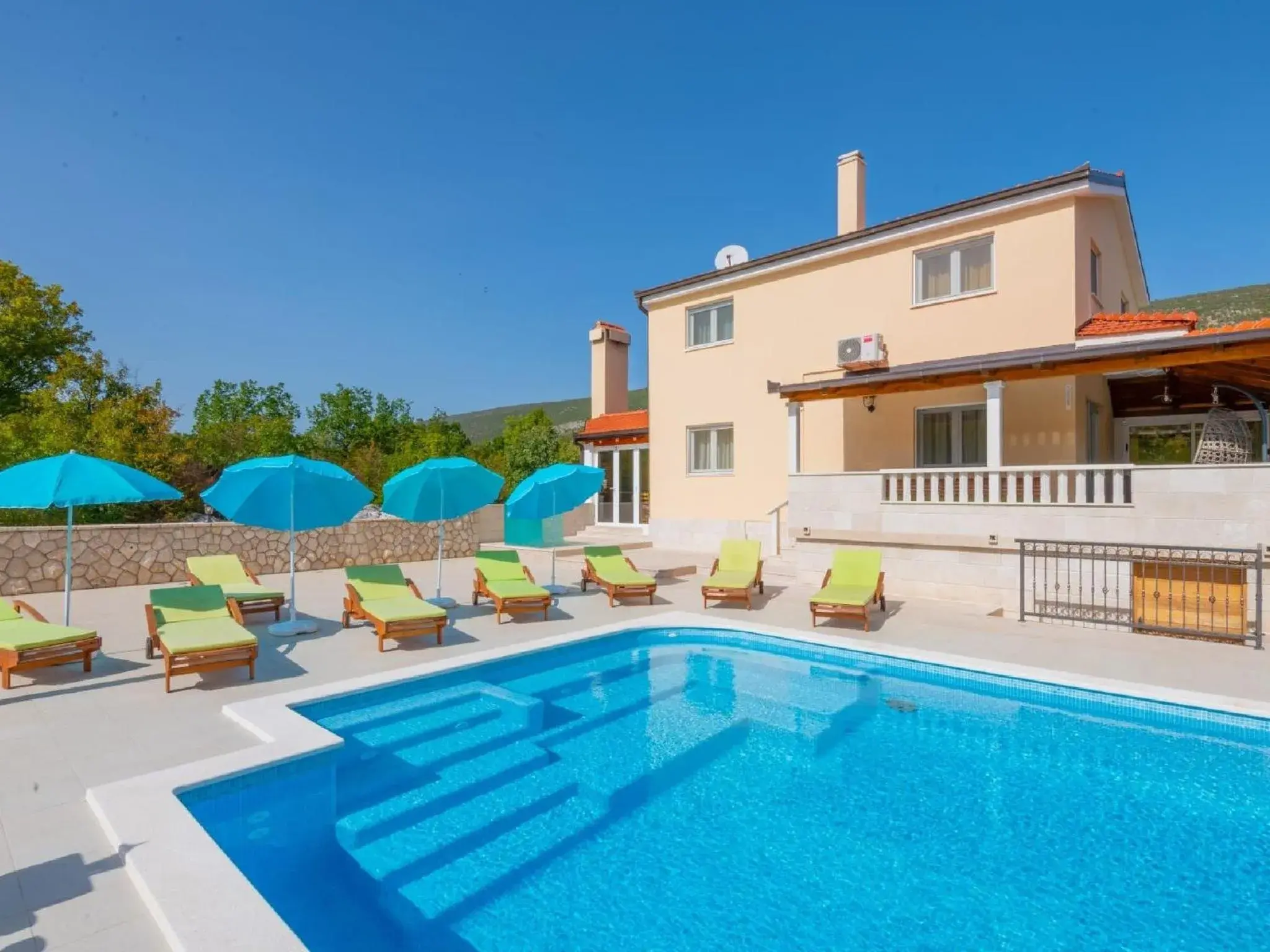 Villa Secret Beauty with Heated Saltwater Pool Villa Secret Beauty with Heated Saltwater Pool