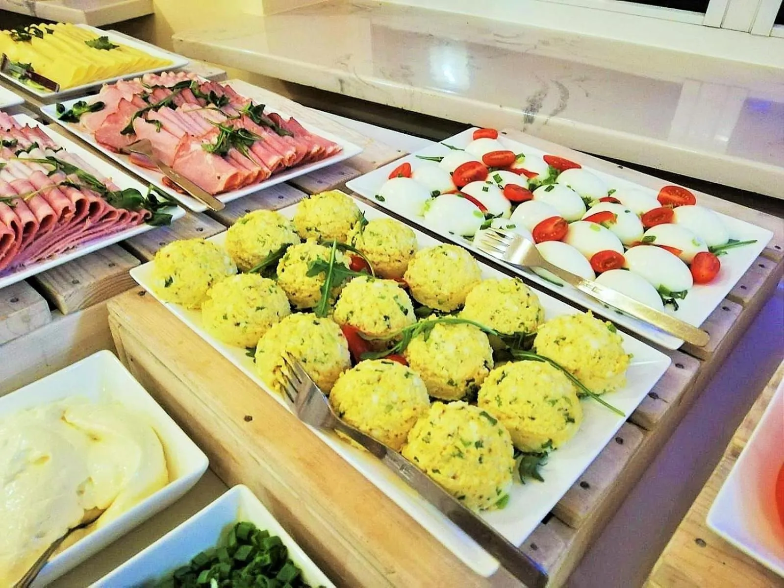 Breakfast in Hotel TIREST