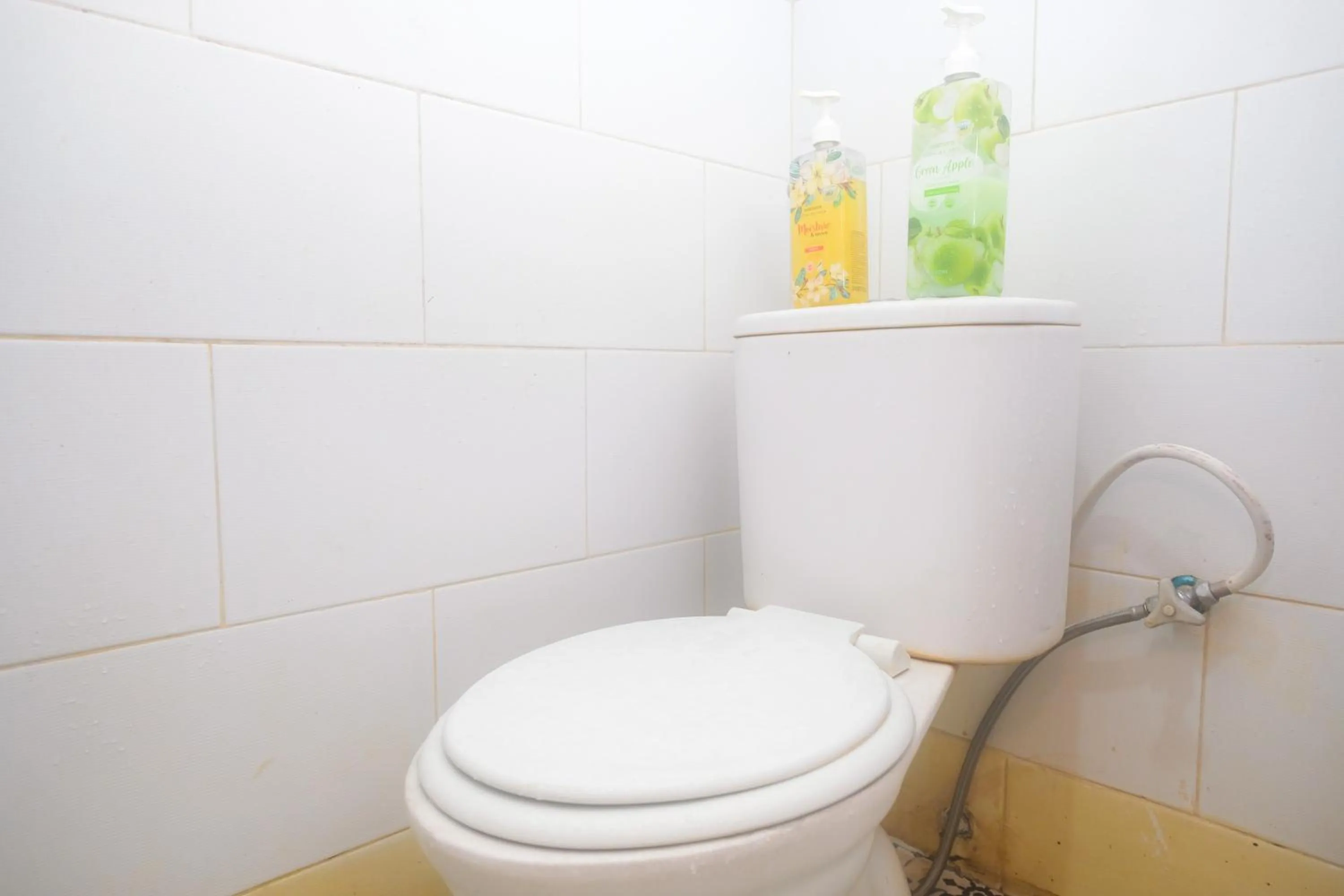 Bathroom in RedDoorz Plus near Adisucipto Airport 2