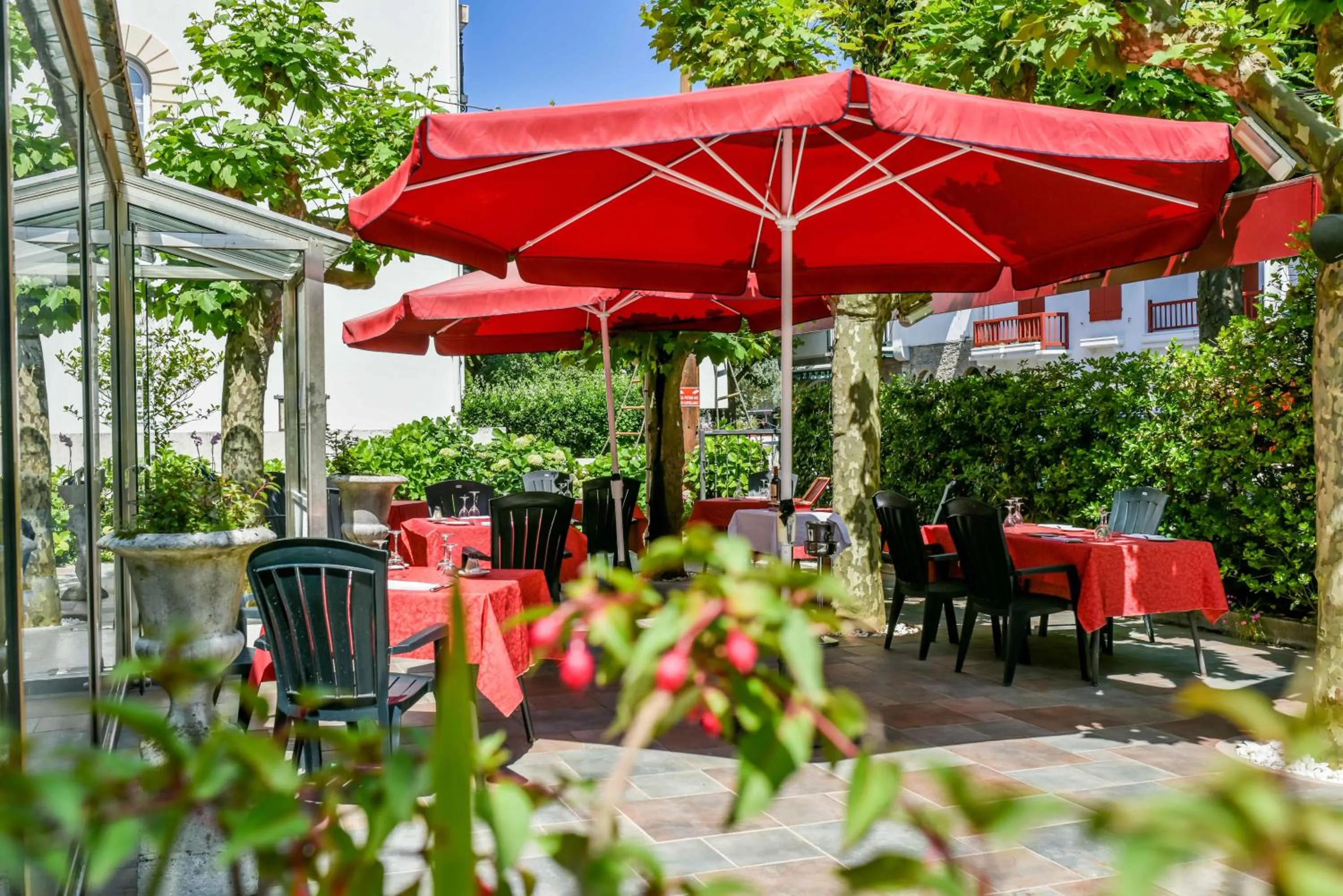 Balcony/Terrace in Logis Hotel & Restaurant Bergeret Sport