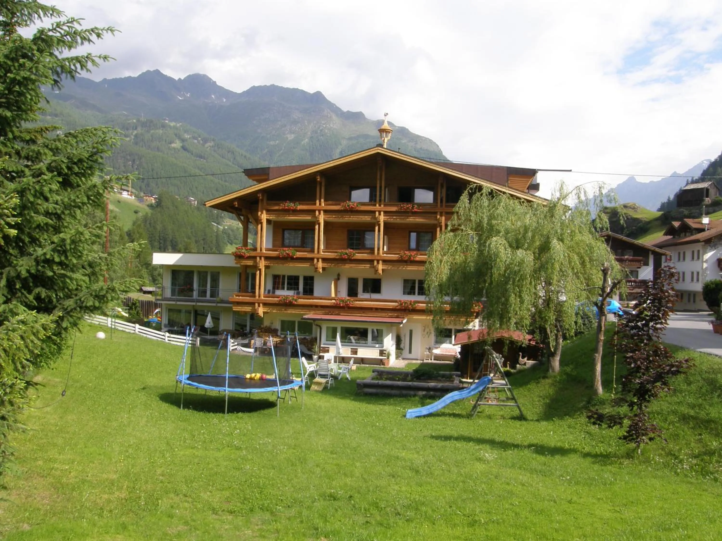 Facade/entrance in Sportalm