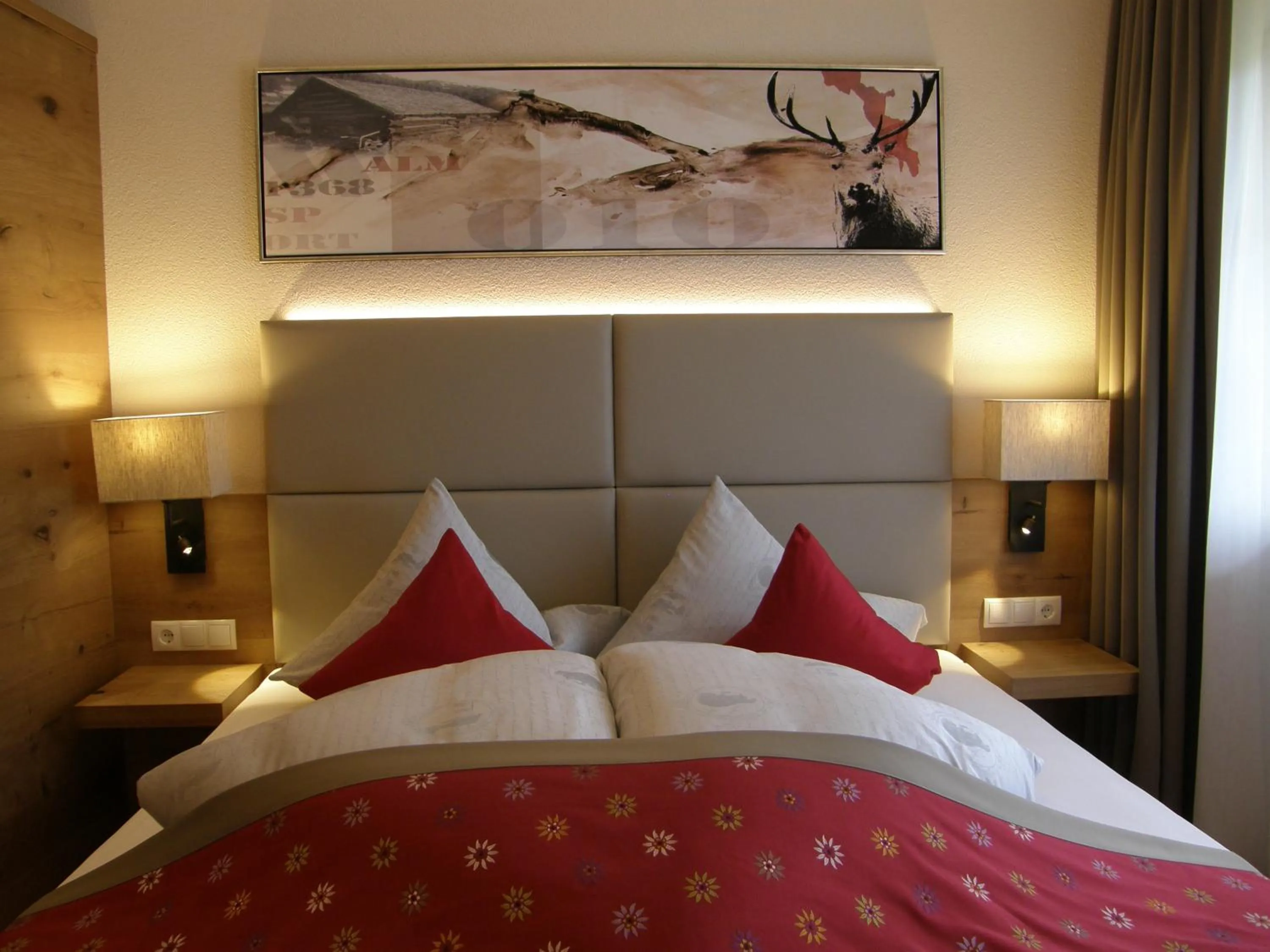 Photo of the whole room, Bed in Sportalm