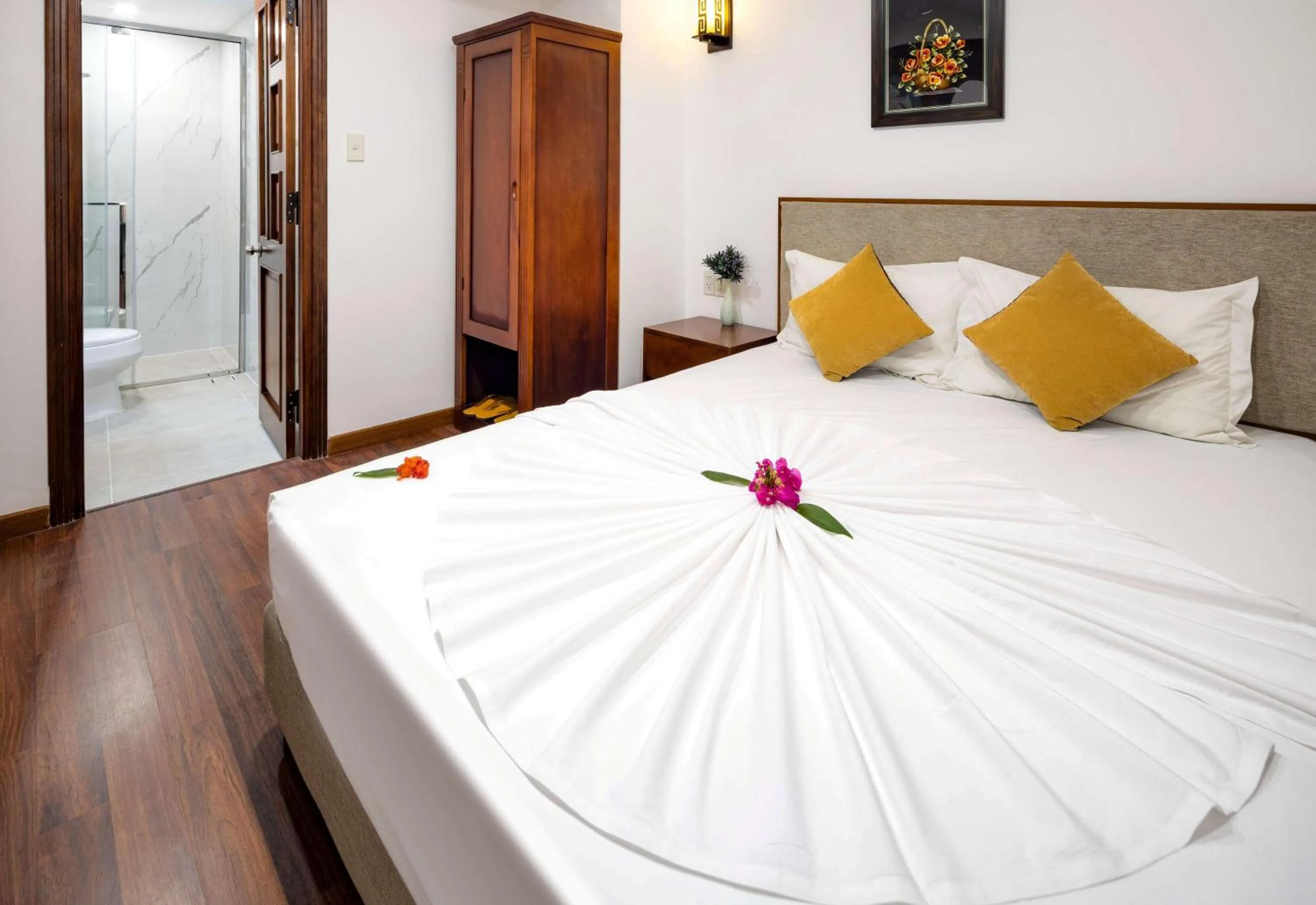 Bedroom, Bed in The Summer Hotel