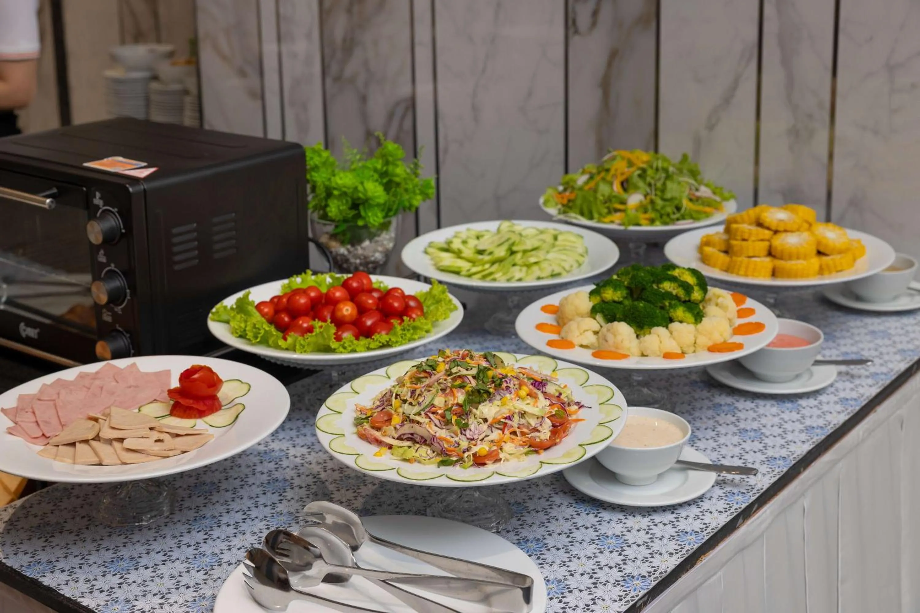 Food and drinks in The Summer Hotel