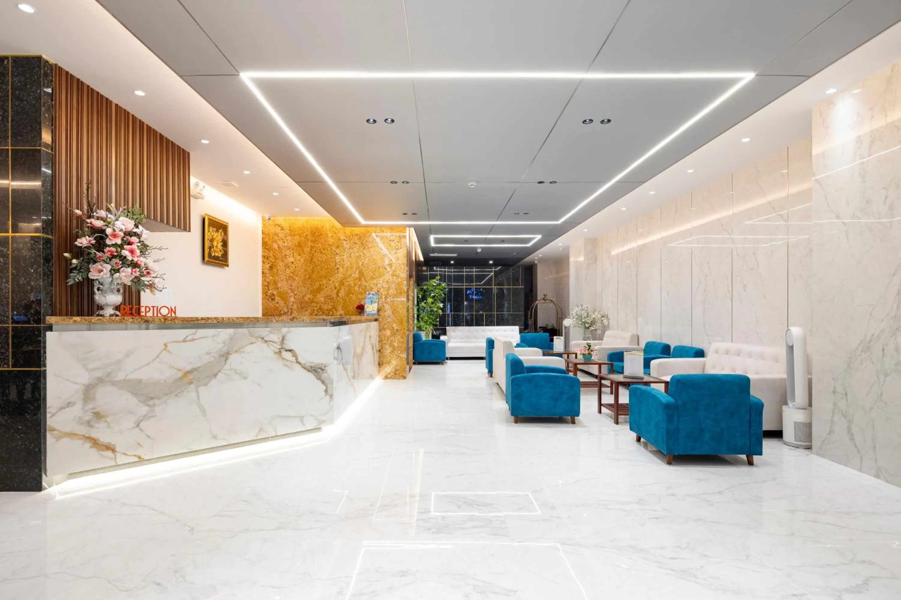 Communal lounge/ TV room in The Summer Hotel