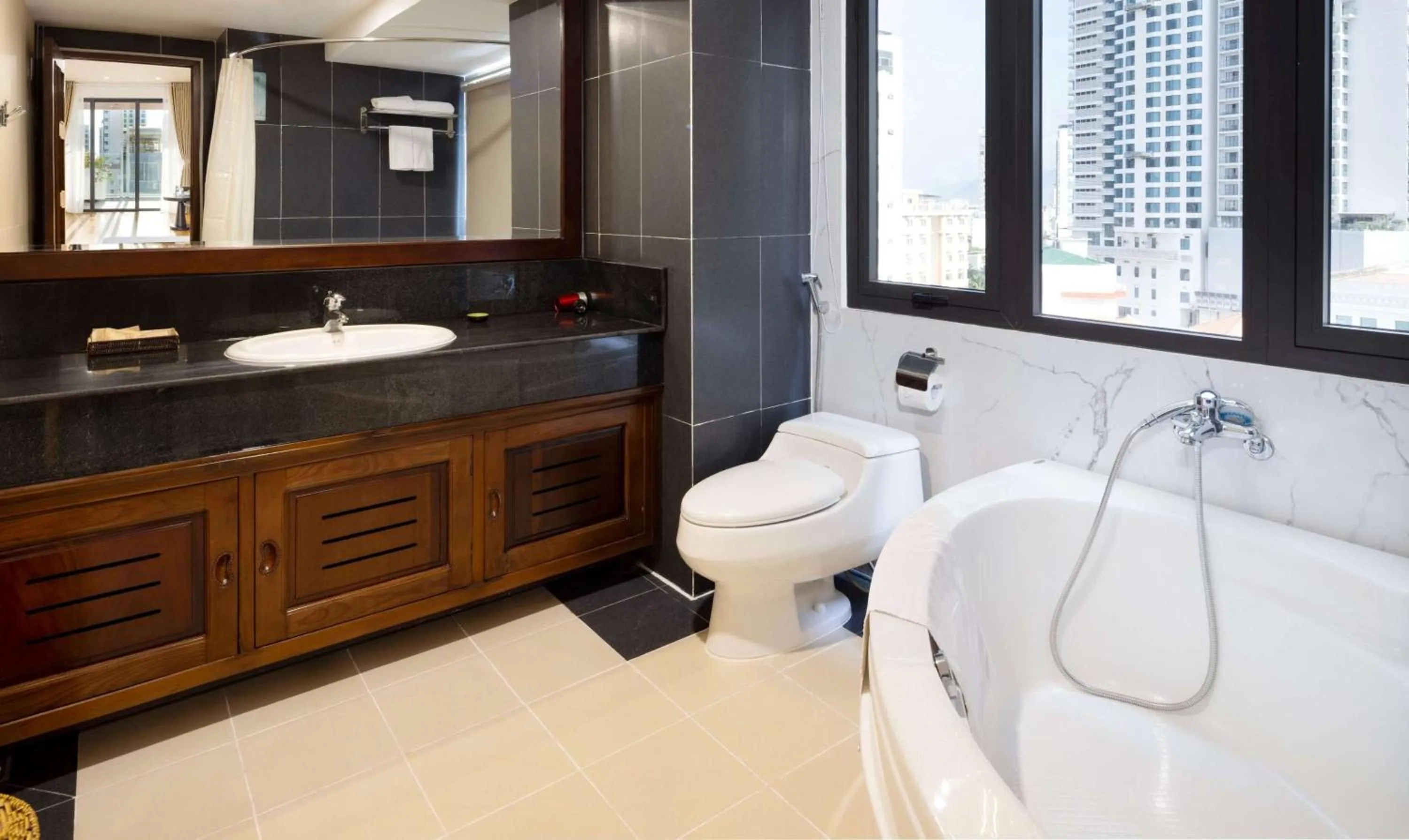 Shower in The Summer Hotel