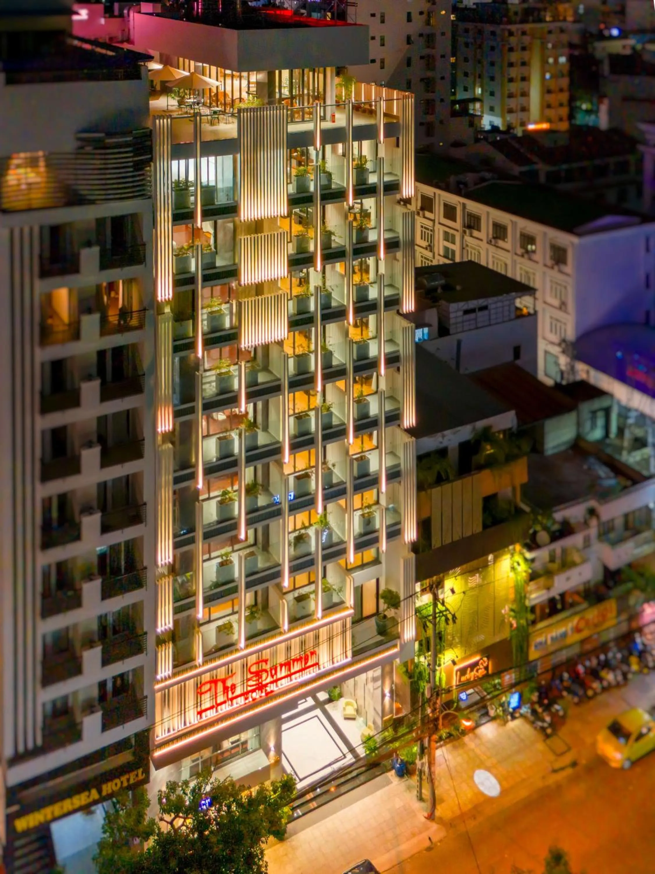 Bird's eye view in The Summer Hotel