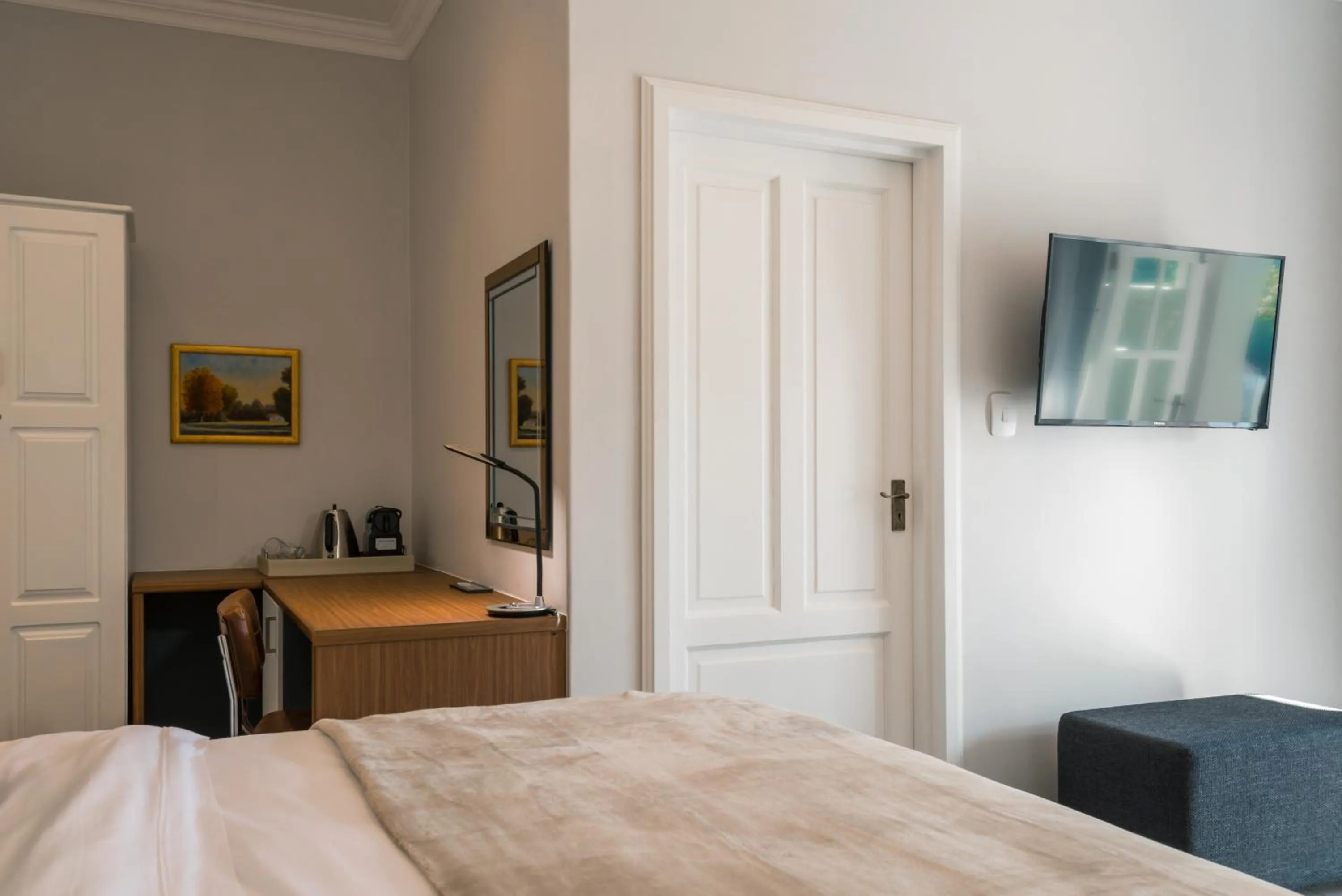 Coffee/tea facilities in Waterstone Lodge