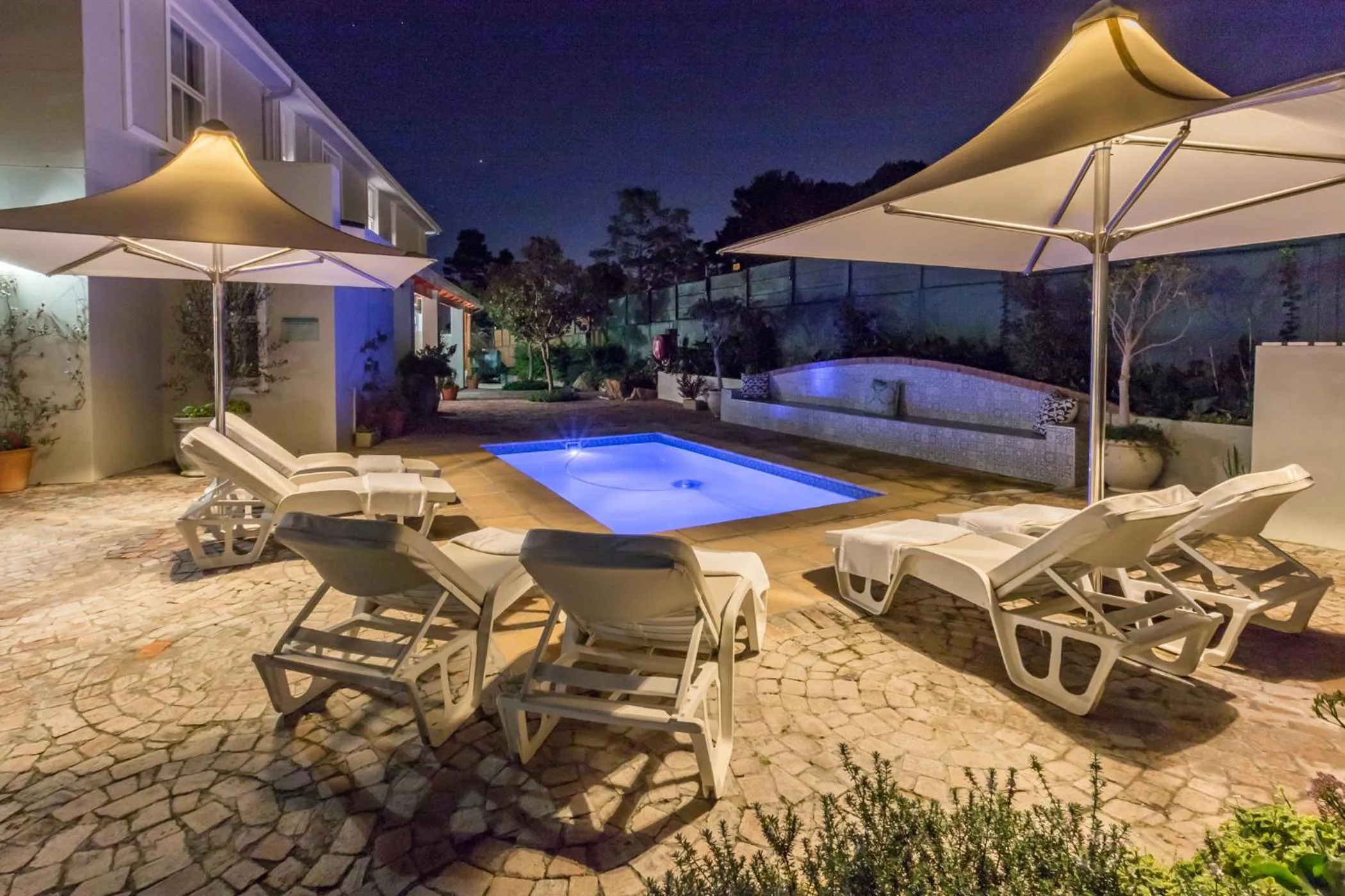 Night in Waterstone Lodge