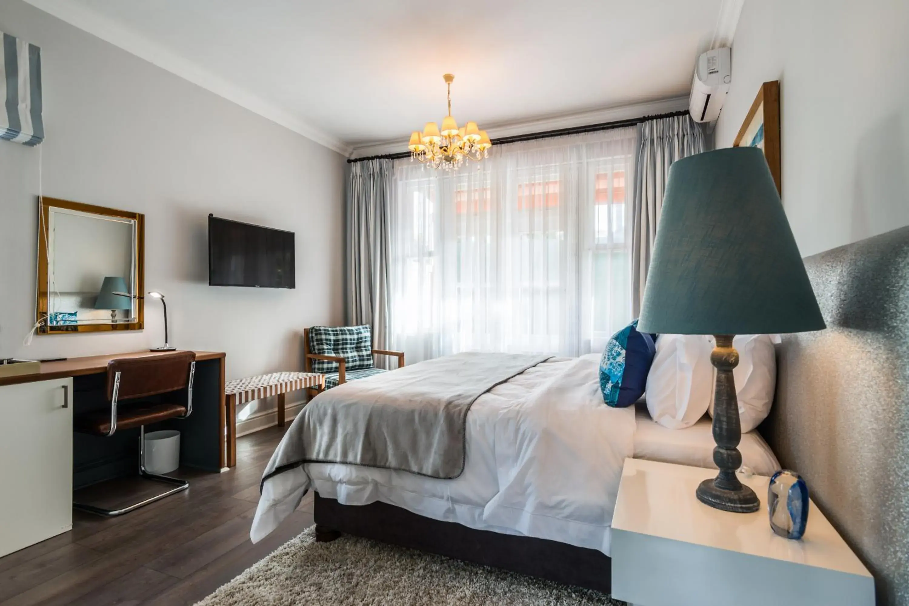 Deluxe Double or Twin Room with Garden View - single occupancy in Waterstone Lodge Deluxe Double or Twin Room with Garden View - single occupancy in Waterstone Lodge