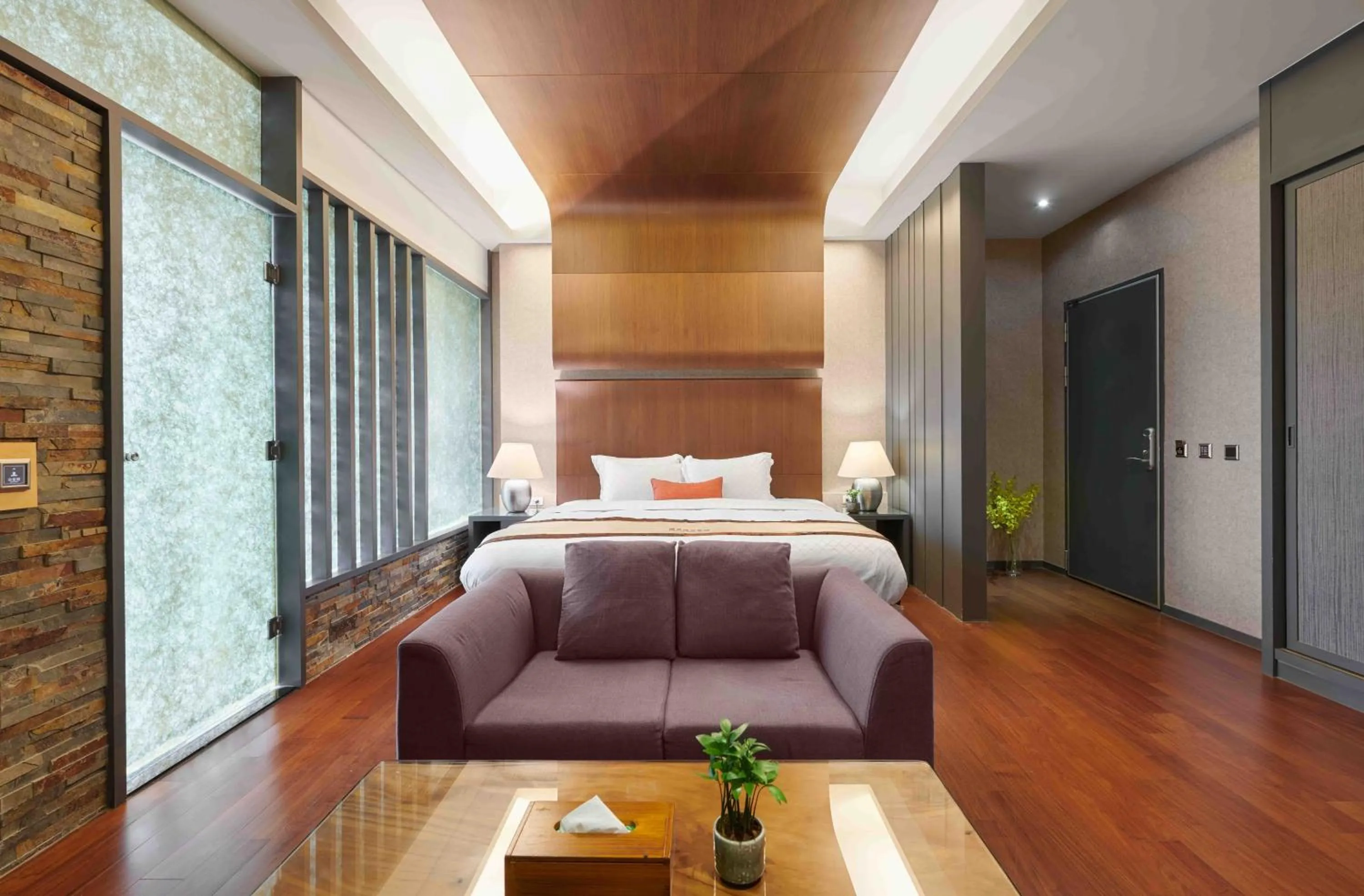 Bed in Reikei Hot Spring Resort