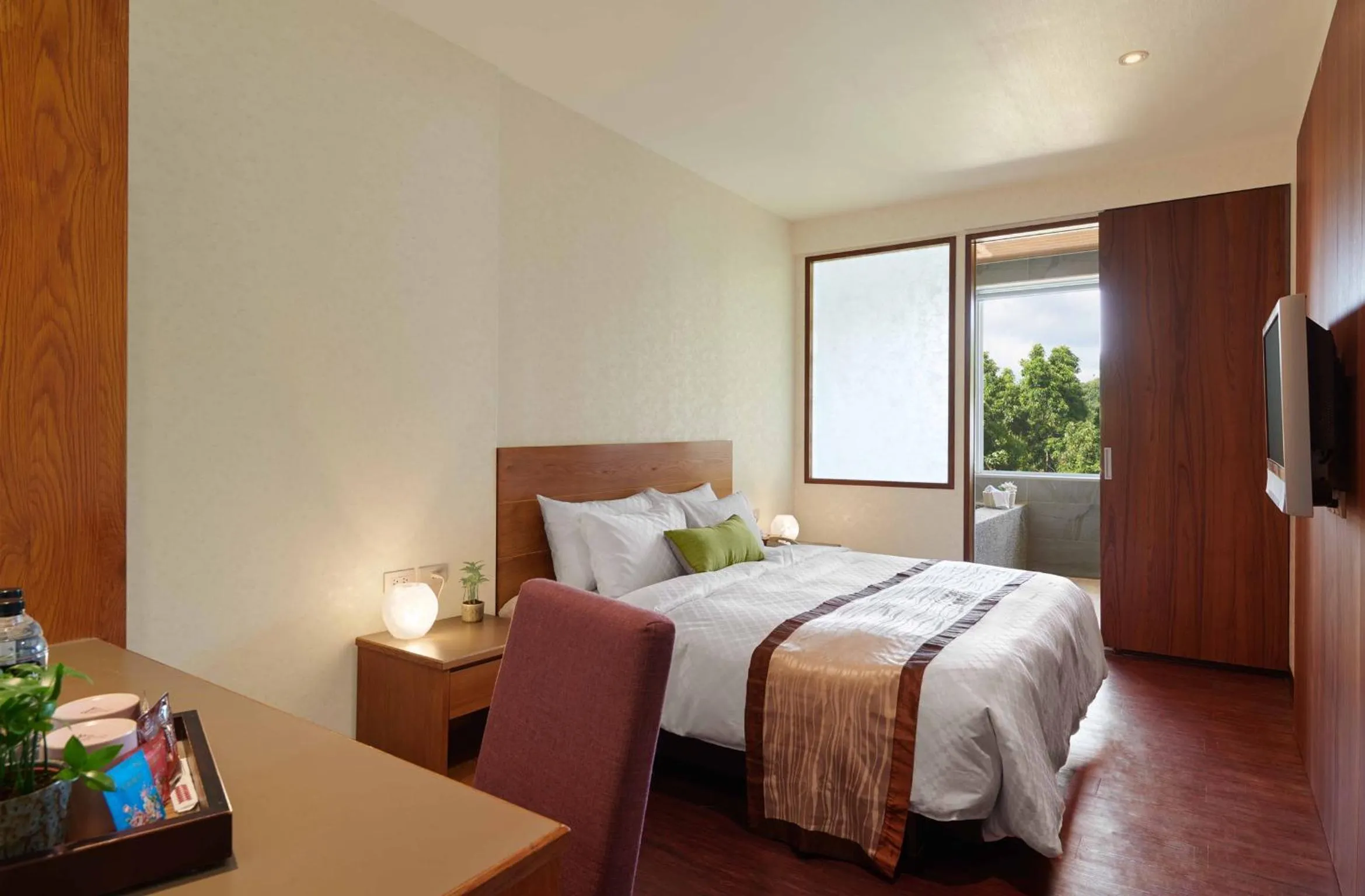 Bed in Reikei Hot Spring Resort