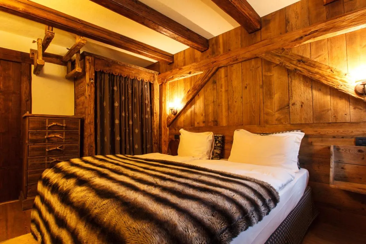 Bed in Au Coeur Des Neiges Resort SPA & FREE E-BIKE