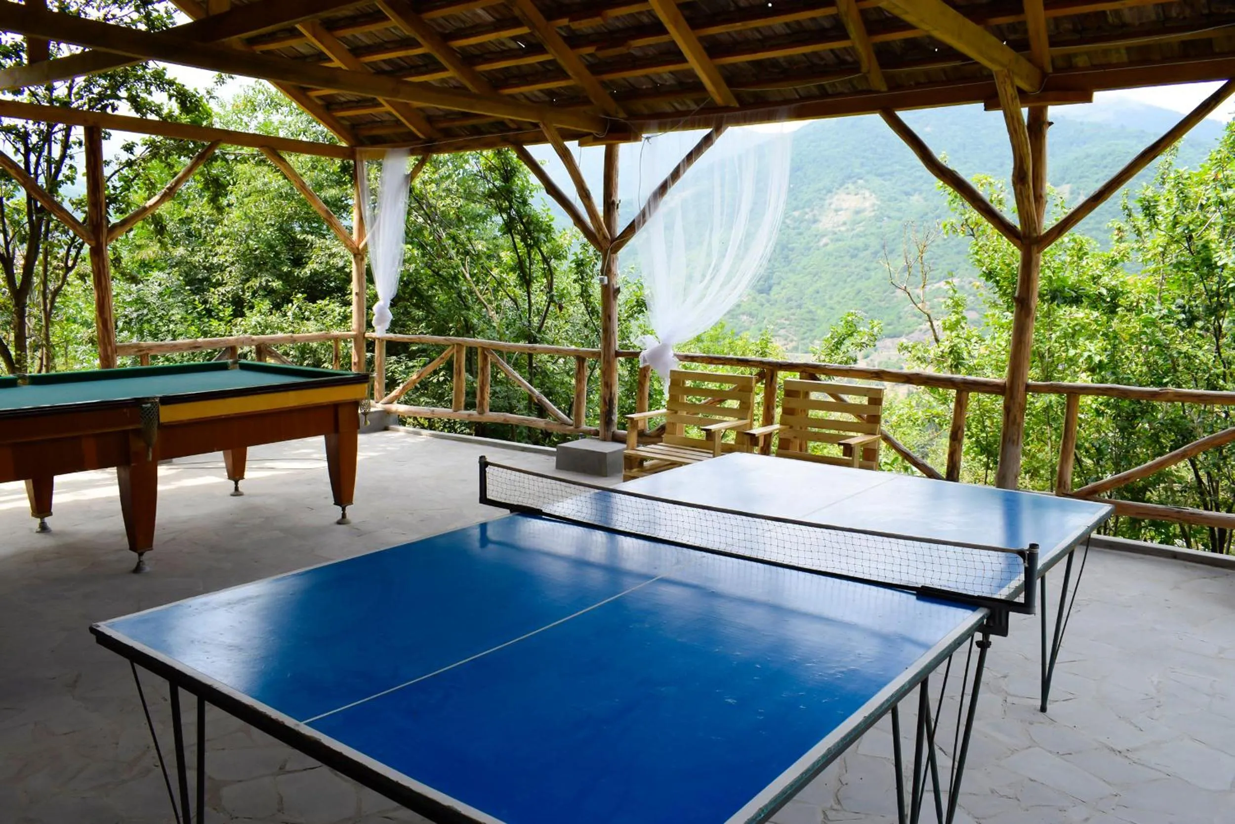 Table tennis in Verin Tun