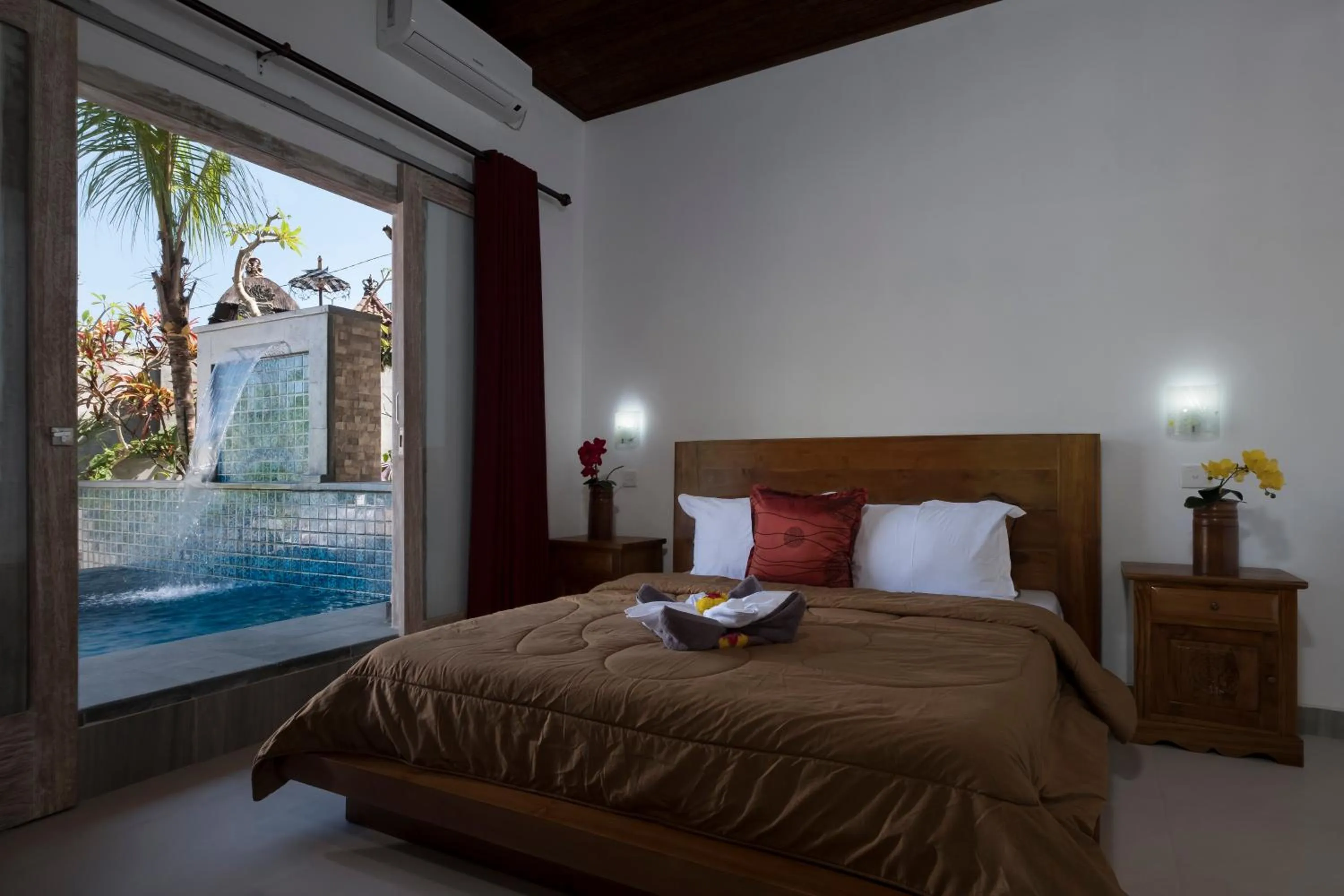 Pool view, Bed in Villa Suari I