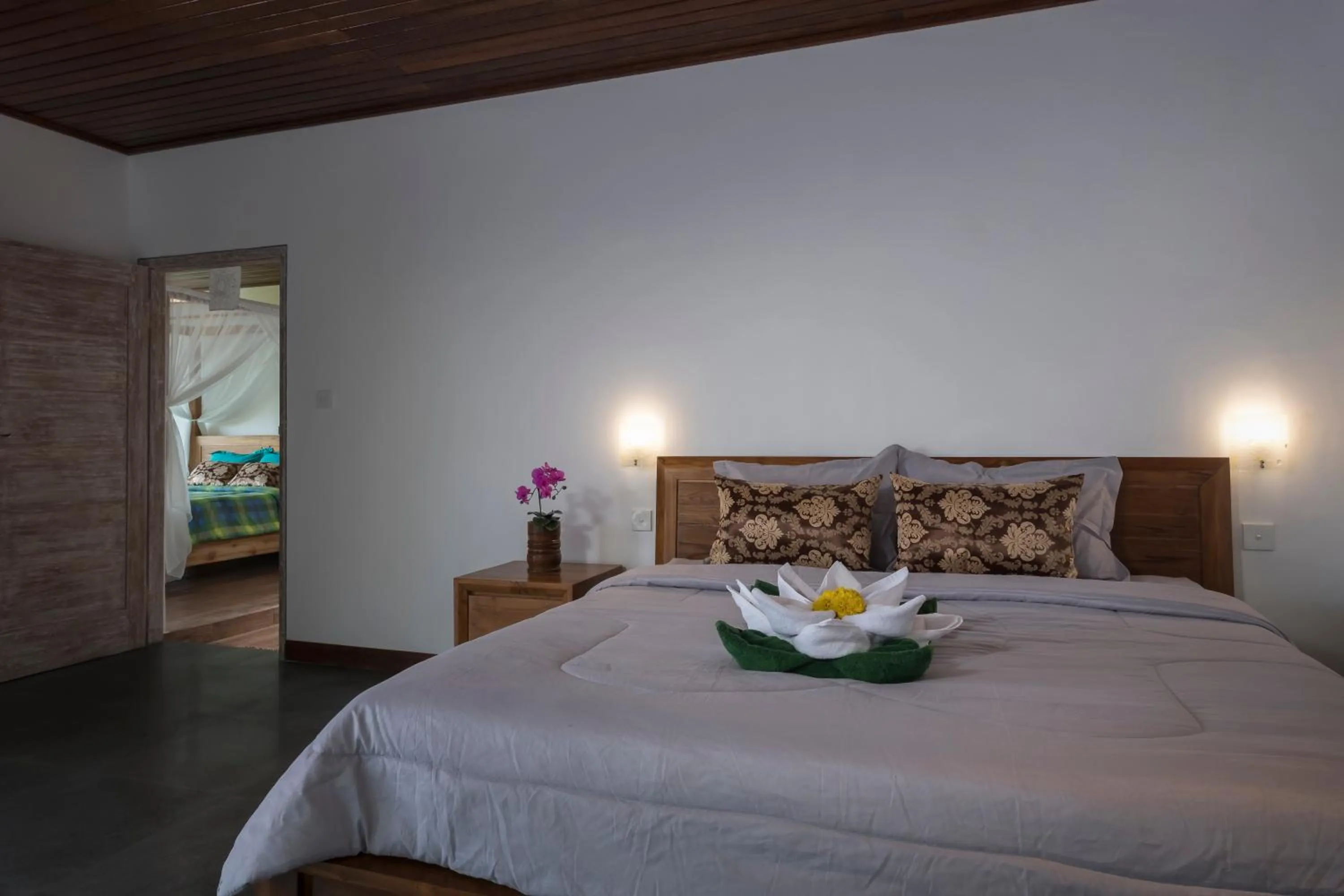 Bedroom, Bed in Villa Suari I