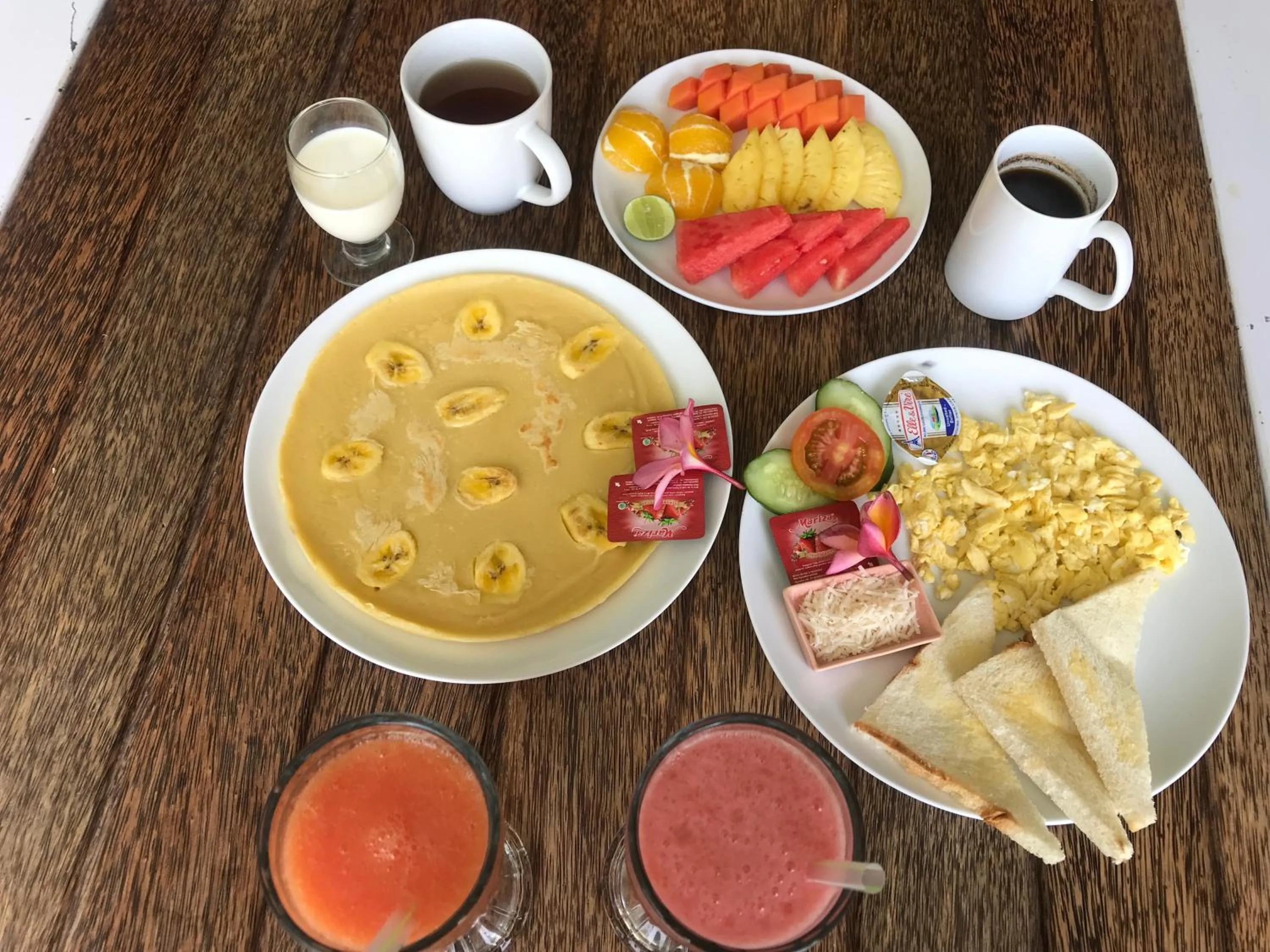 Breakfast in Villa Suari I