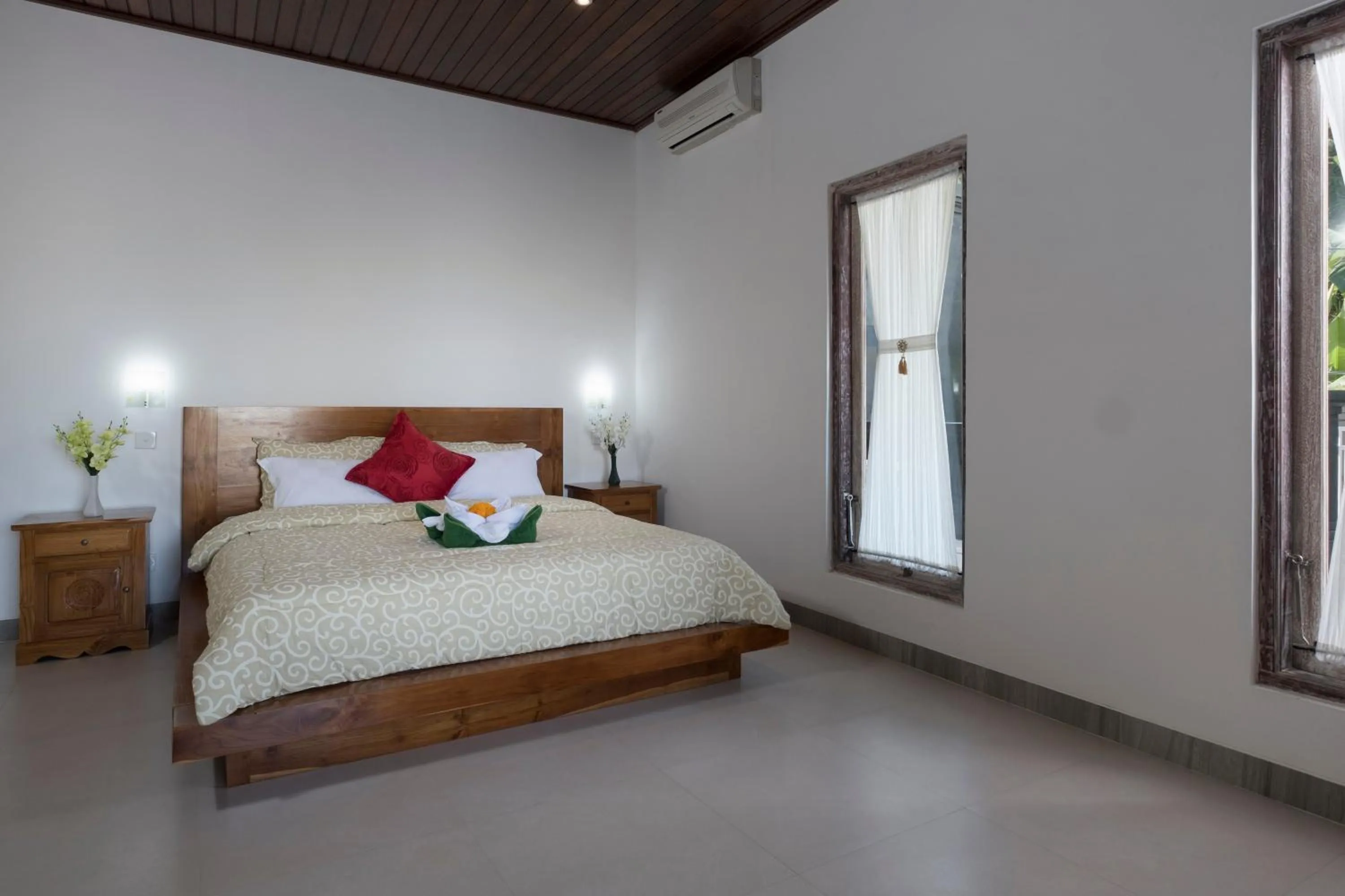 Bedroom, Bed in Villa Suari I