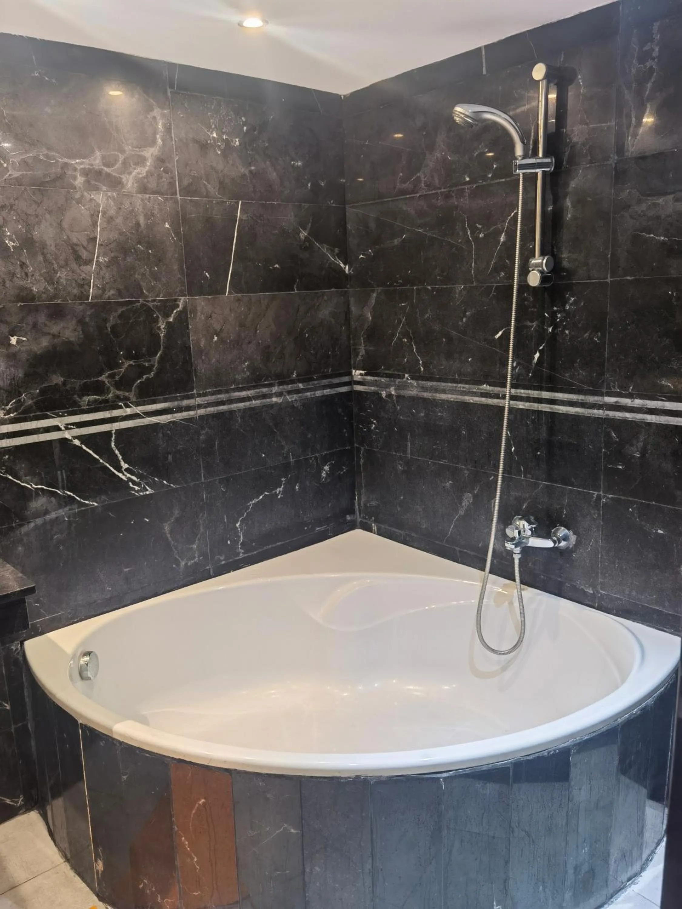 Shower in City Bleu Maroc