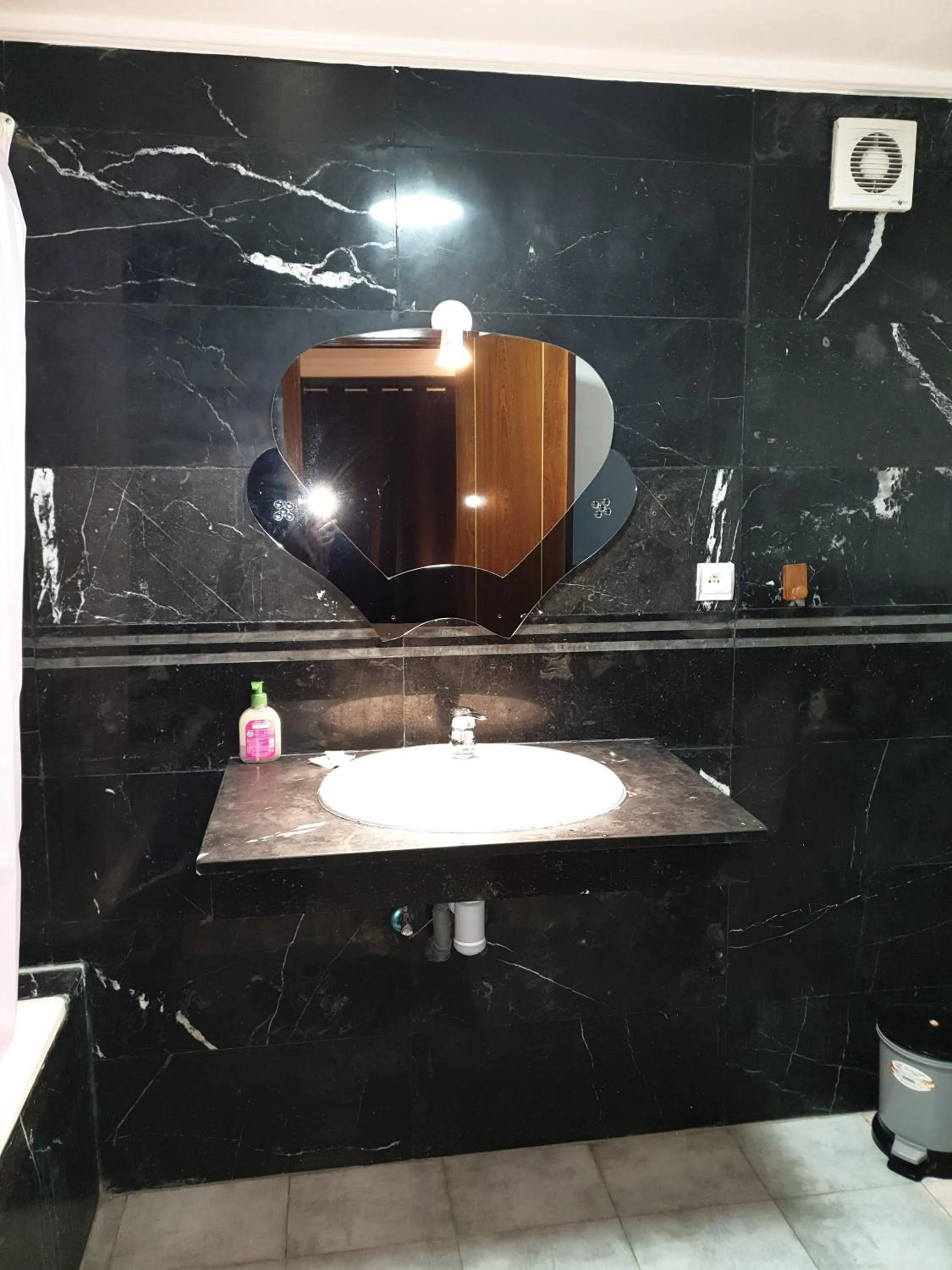 Shower in City Bleu Maroc