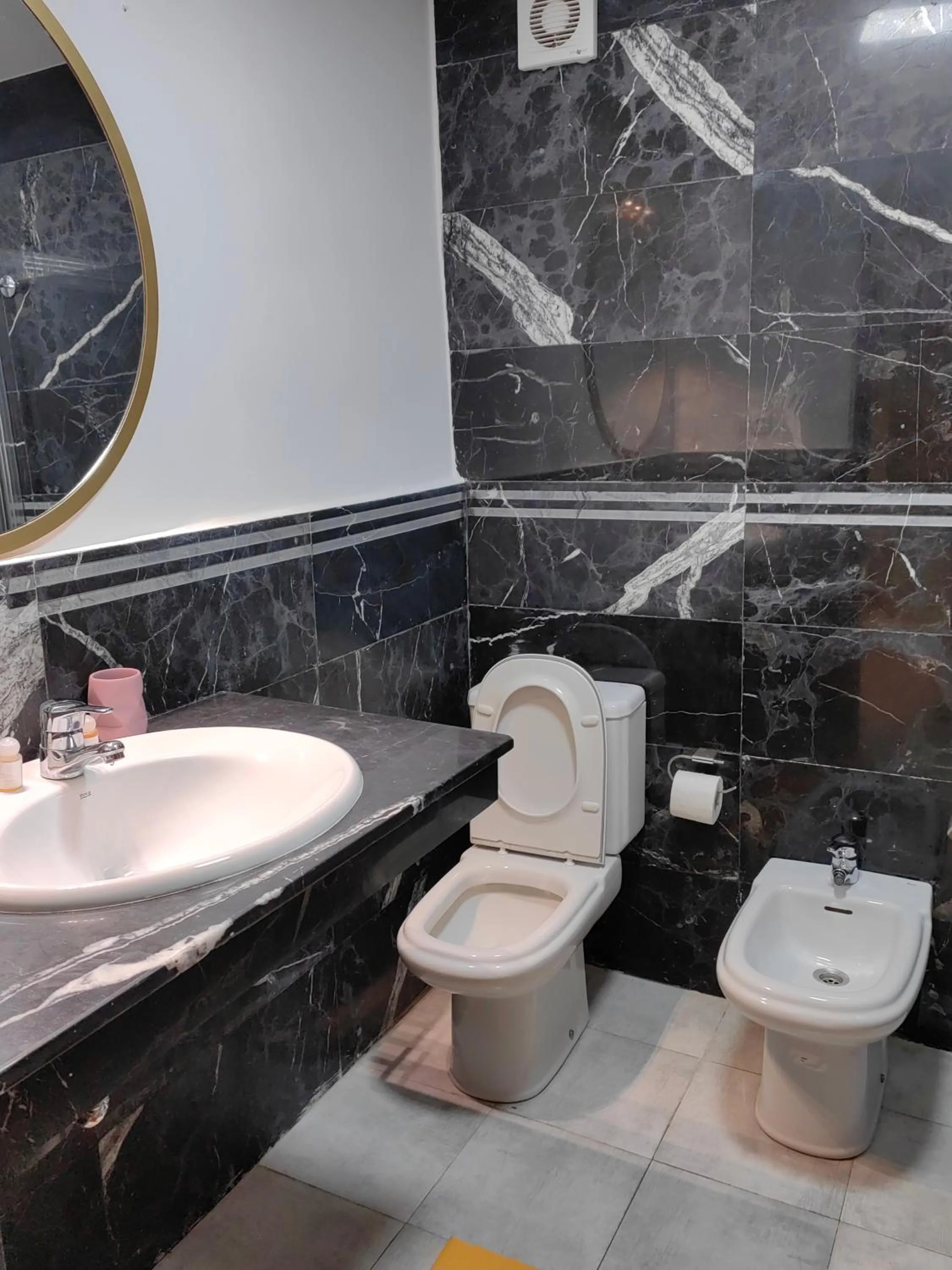 Toilet in City Bleu Maroc