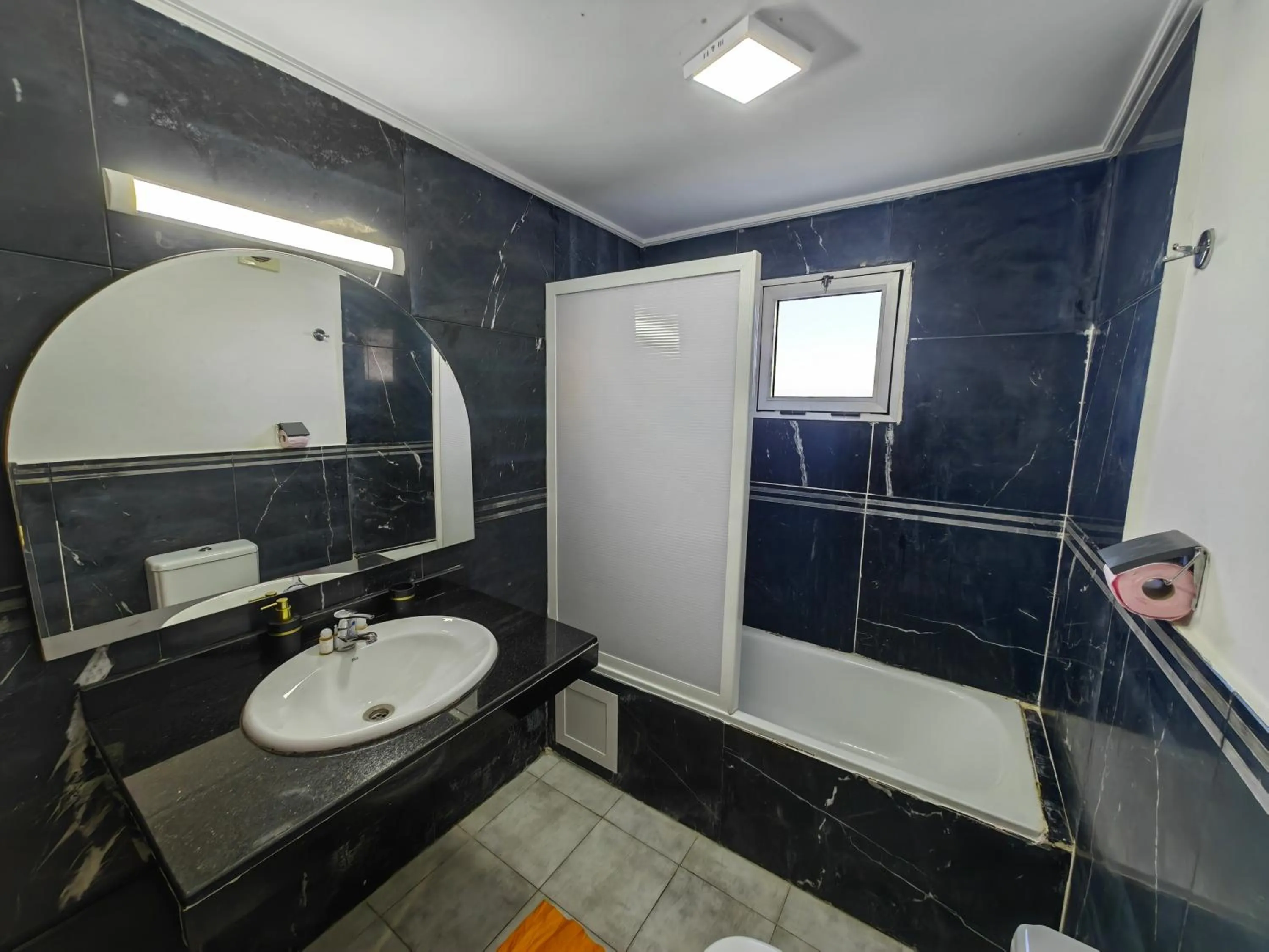 Shower in City Bleu Maroc