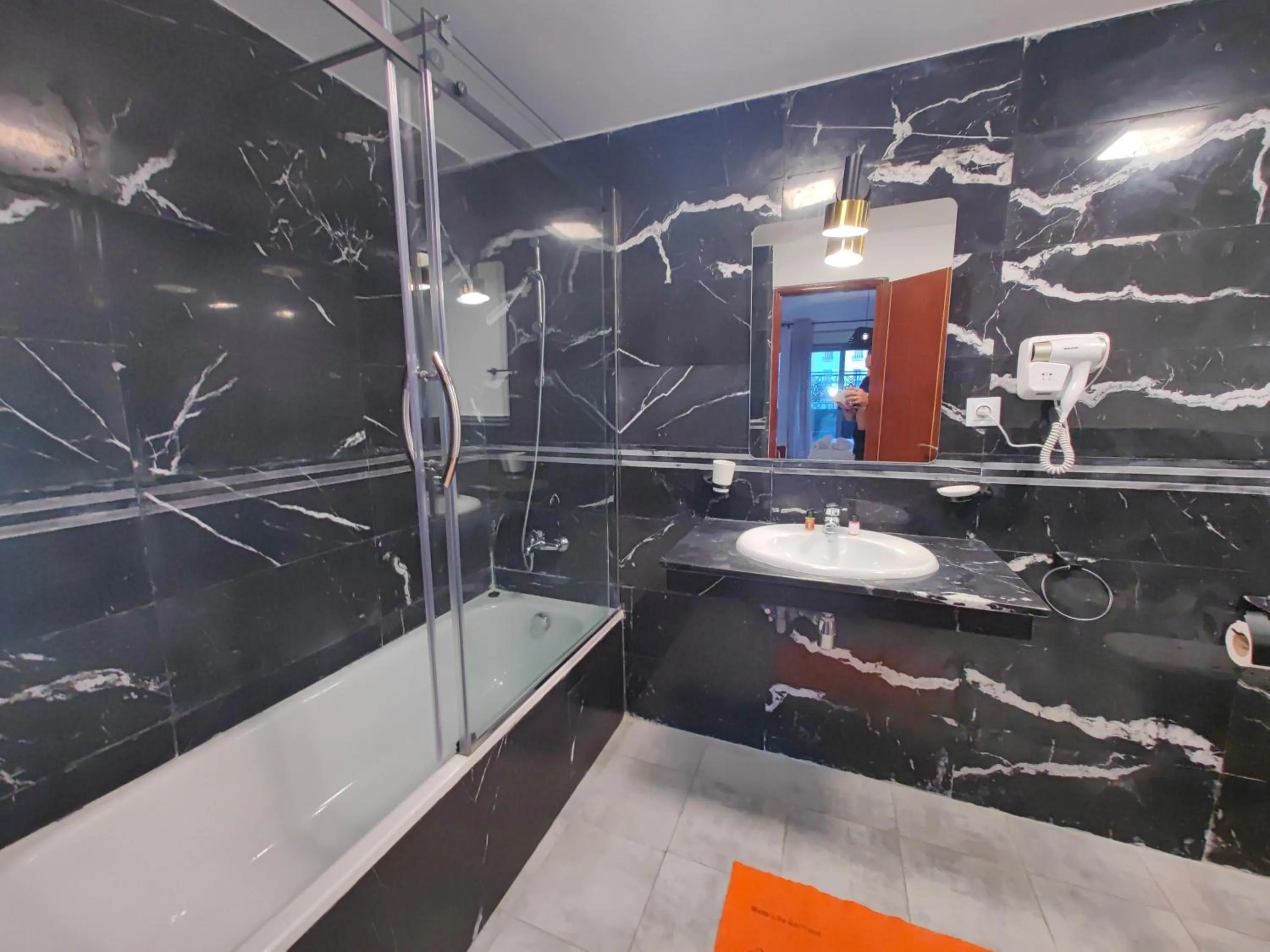 Shower in City Bleu Maroc