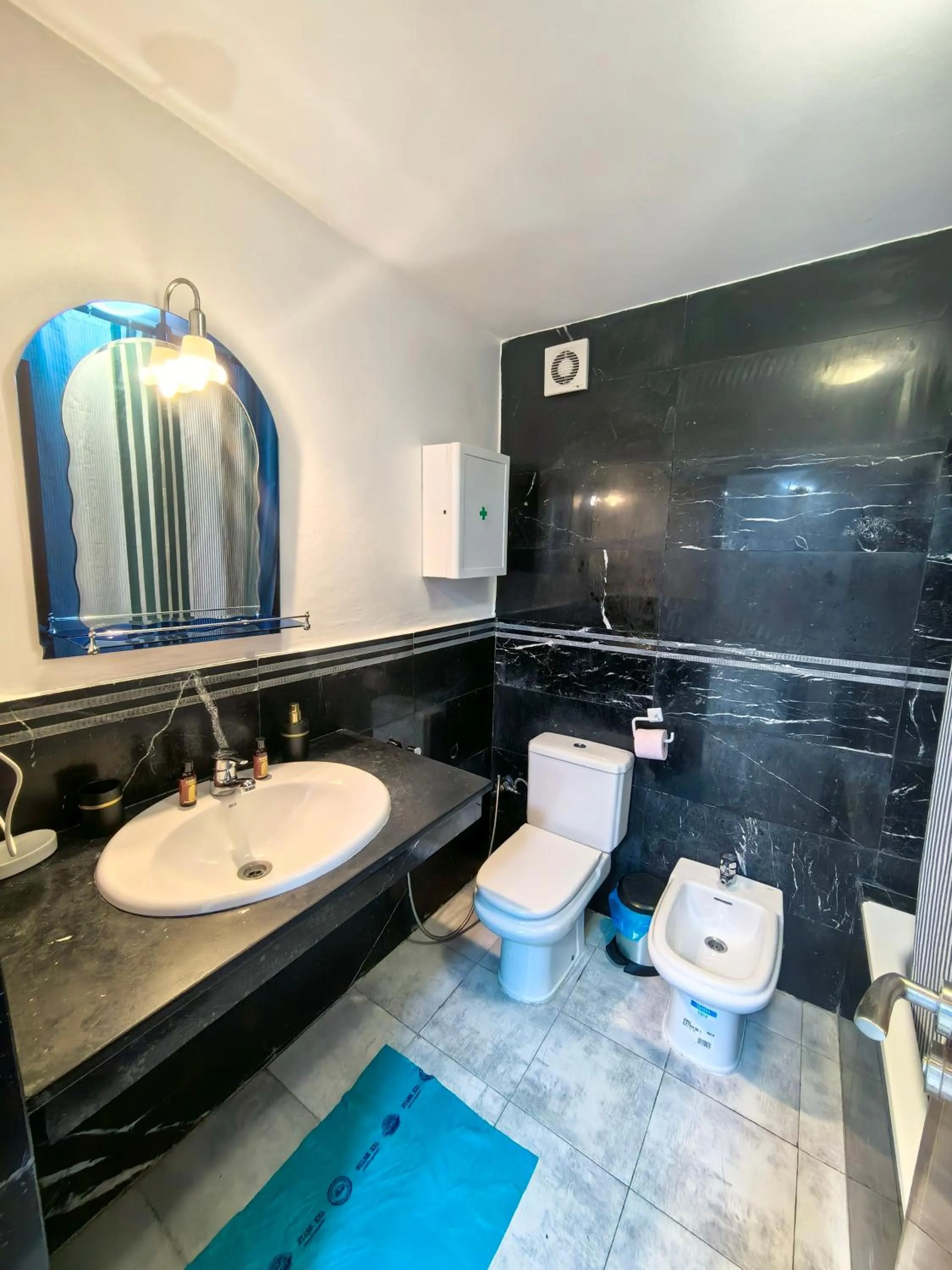 Toilet in City Bleu Maroc