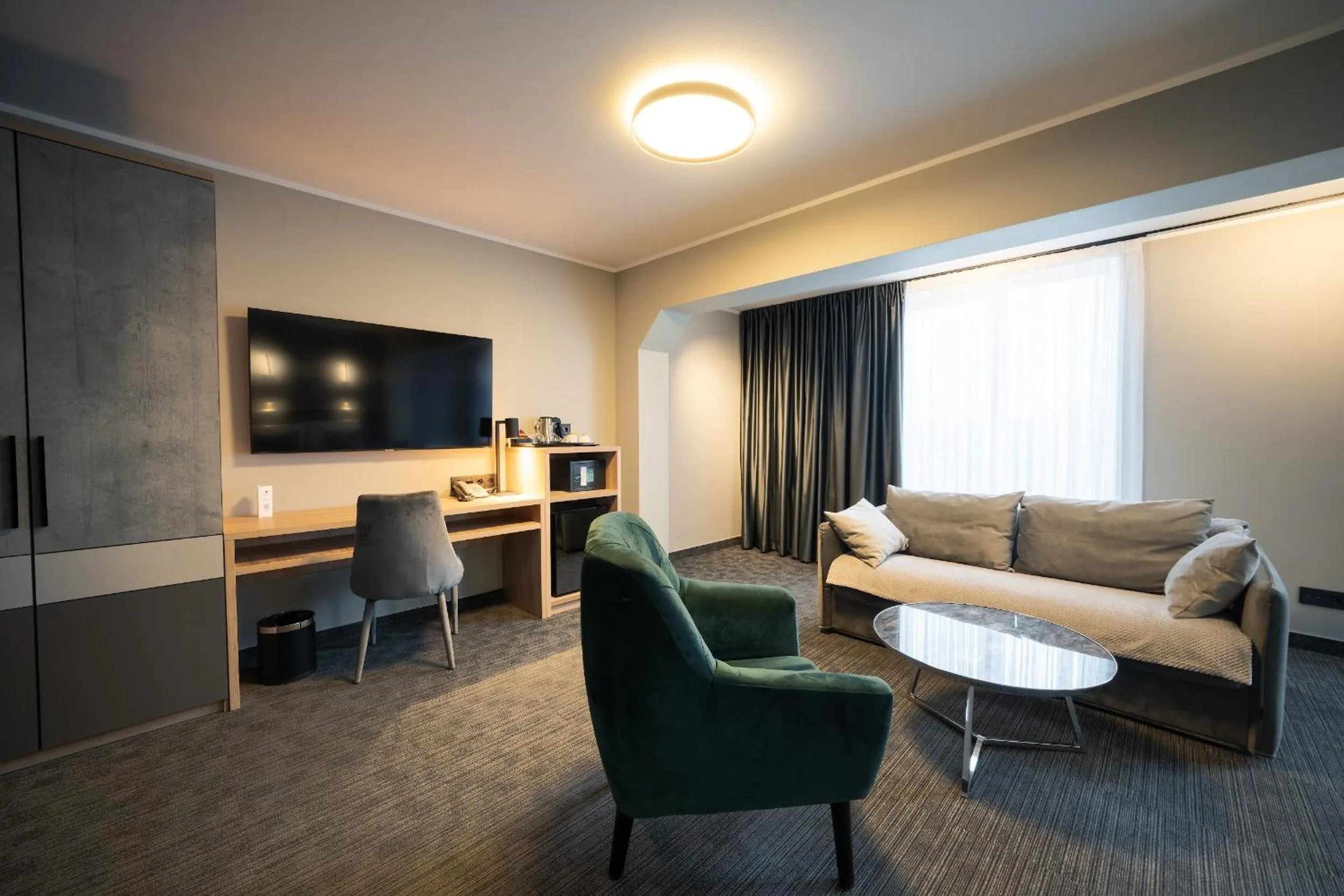 TV and multimedia in Bellevue Park Hotel Riga with FREE Parking