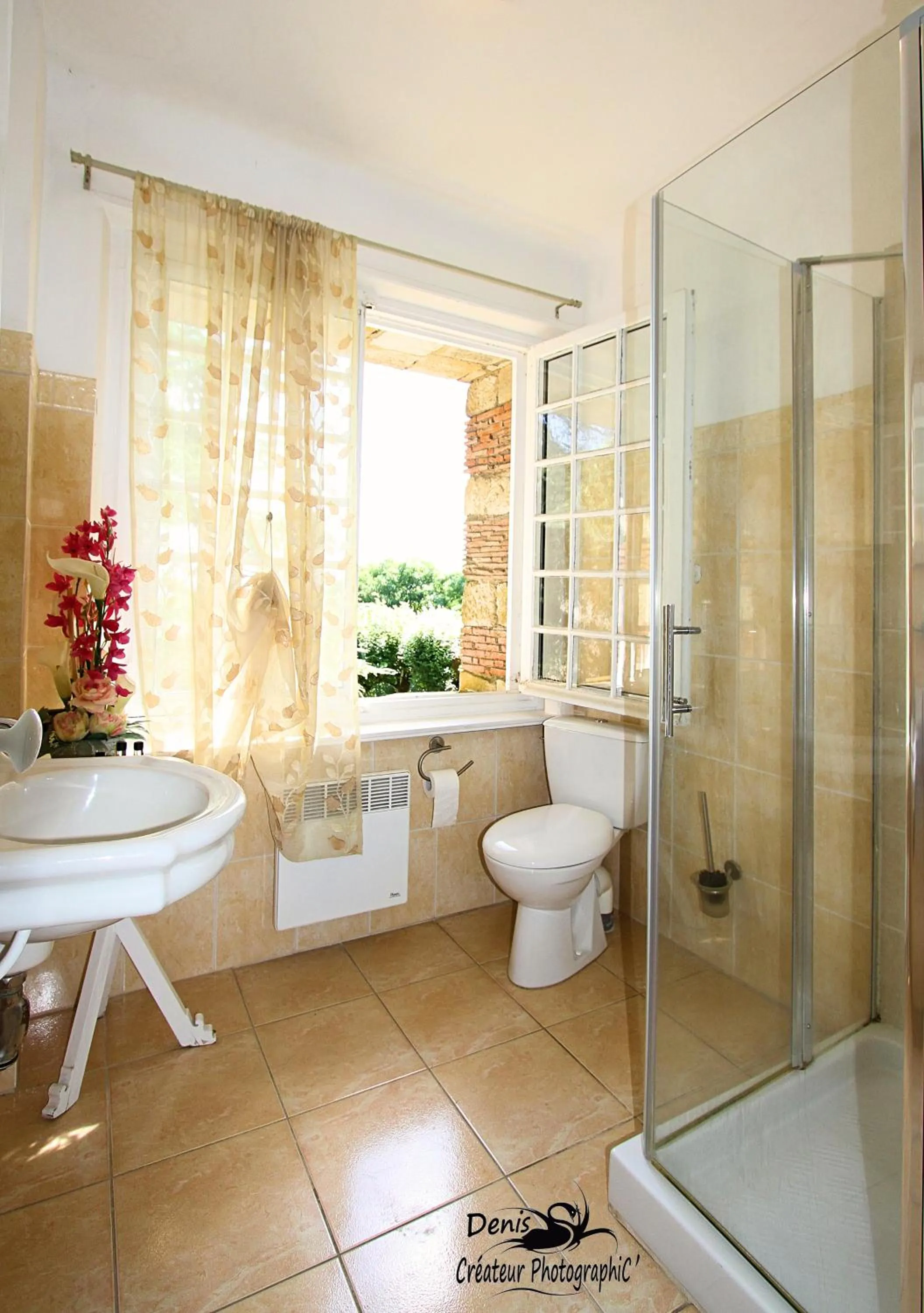 Bathroom in Hattonchatel Château & Restaurant La Table du Château