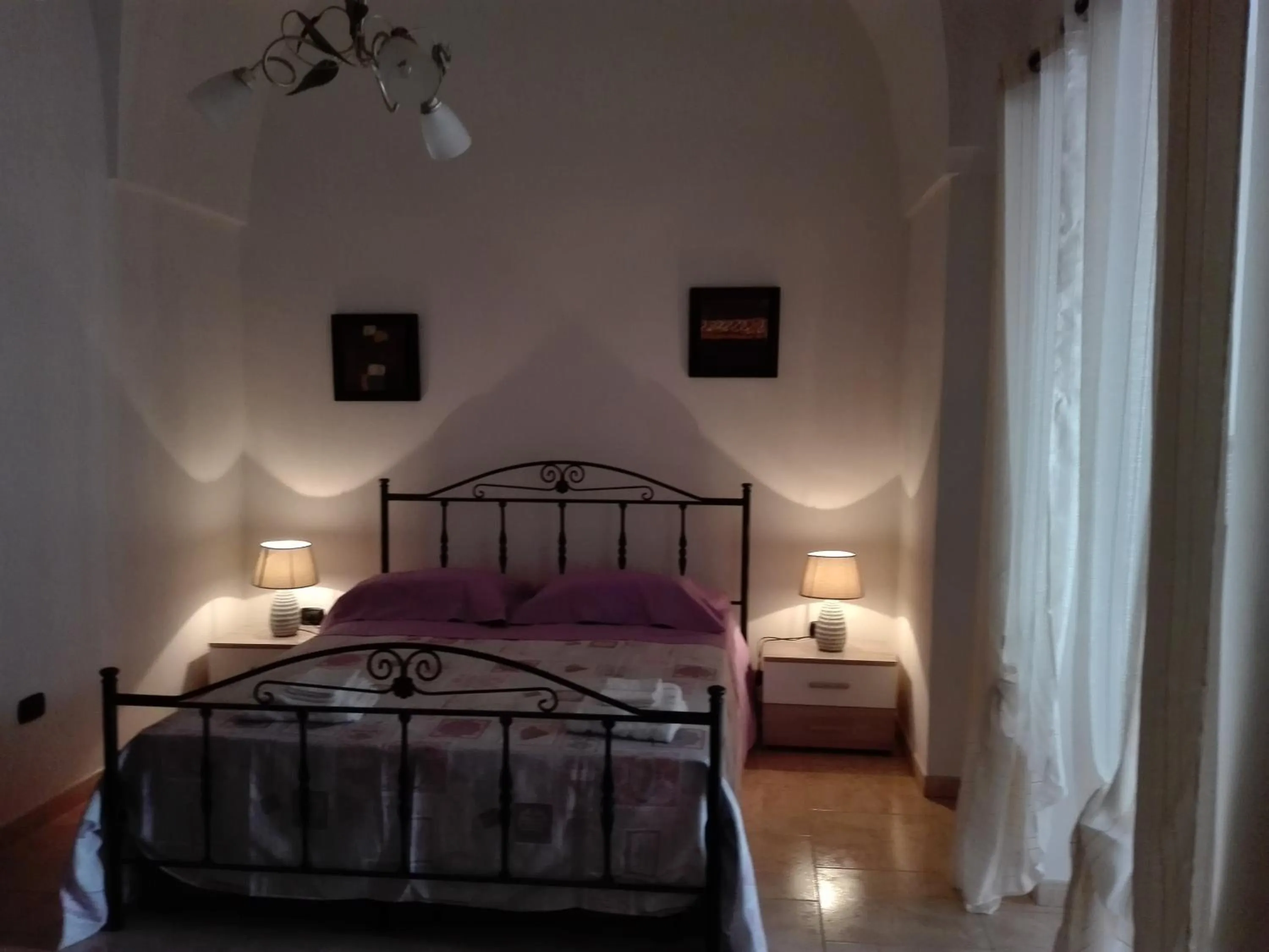 Photo of the whole room, Bed in Il melograno b&b