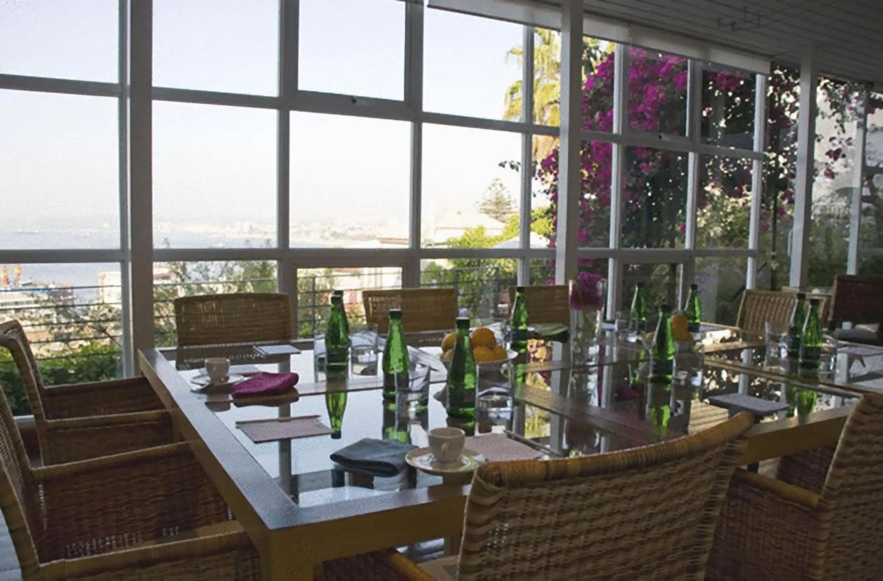 Restaurant/places to eat in Zerohotel