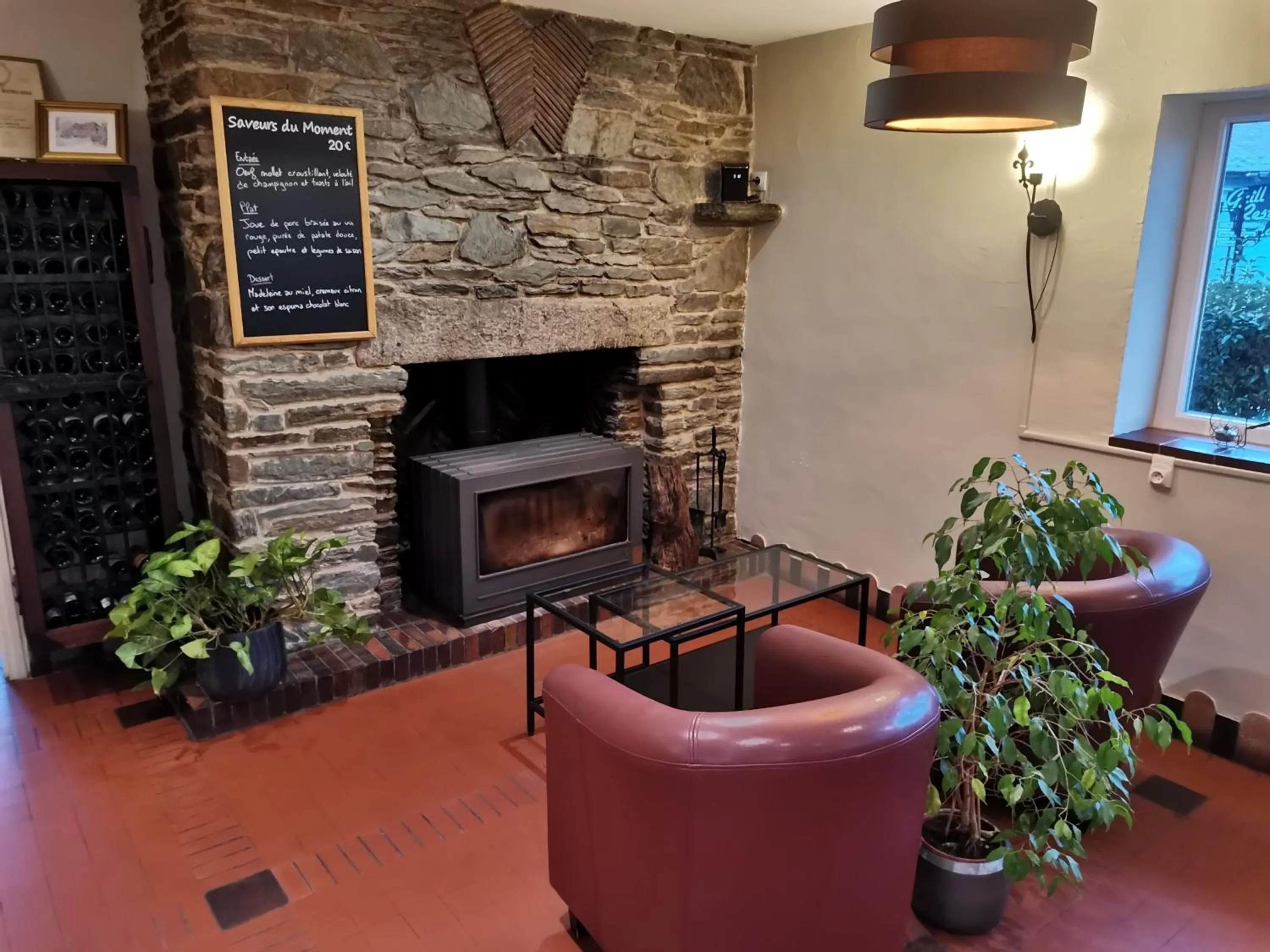 Restaurant/places to eat in Logis Hotel Le Relais De La Poste Restaurant Le Fil du Temps