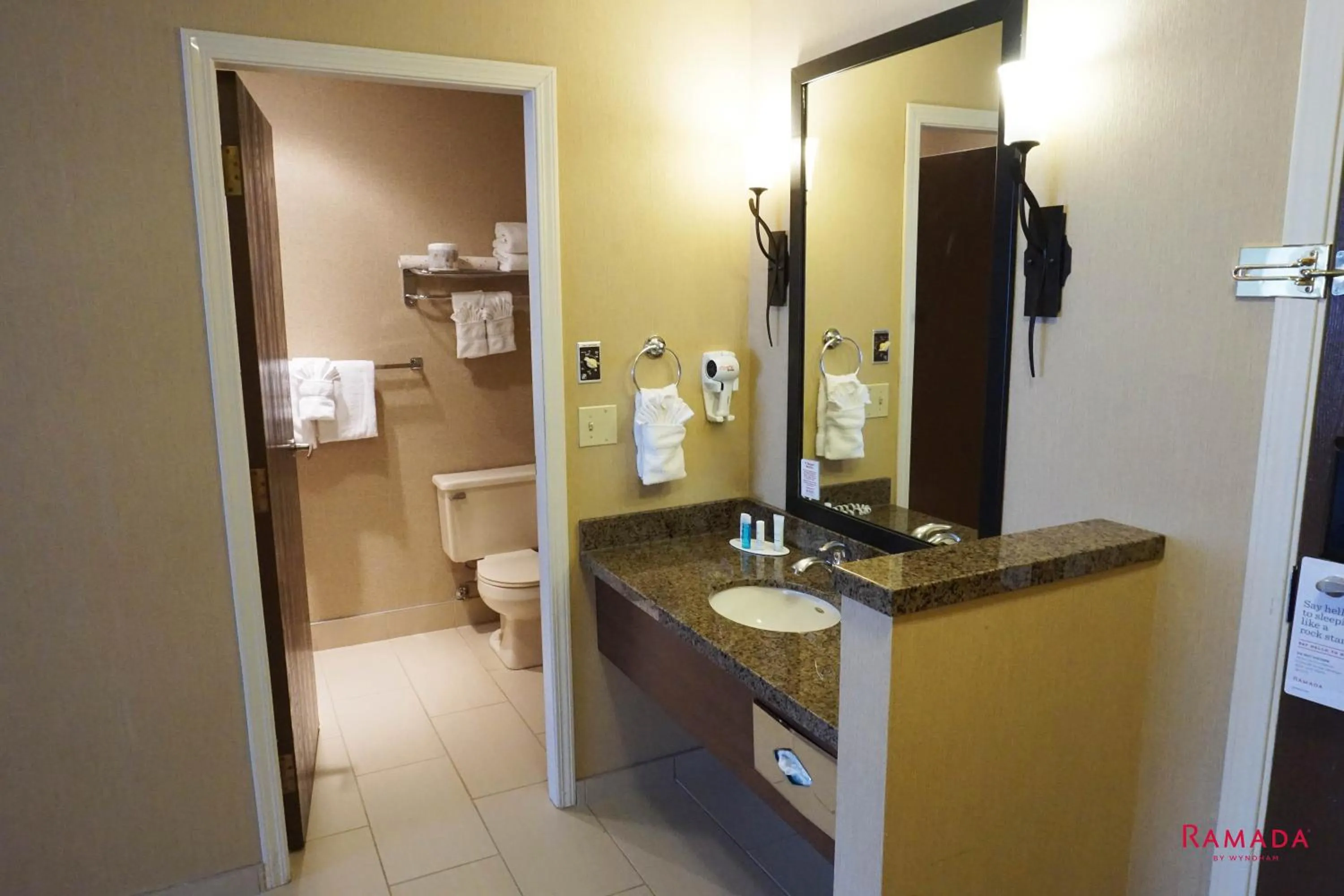 Ramada by Wyndham Kelowna Hotel & Conference Center