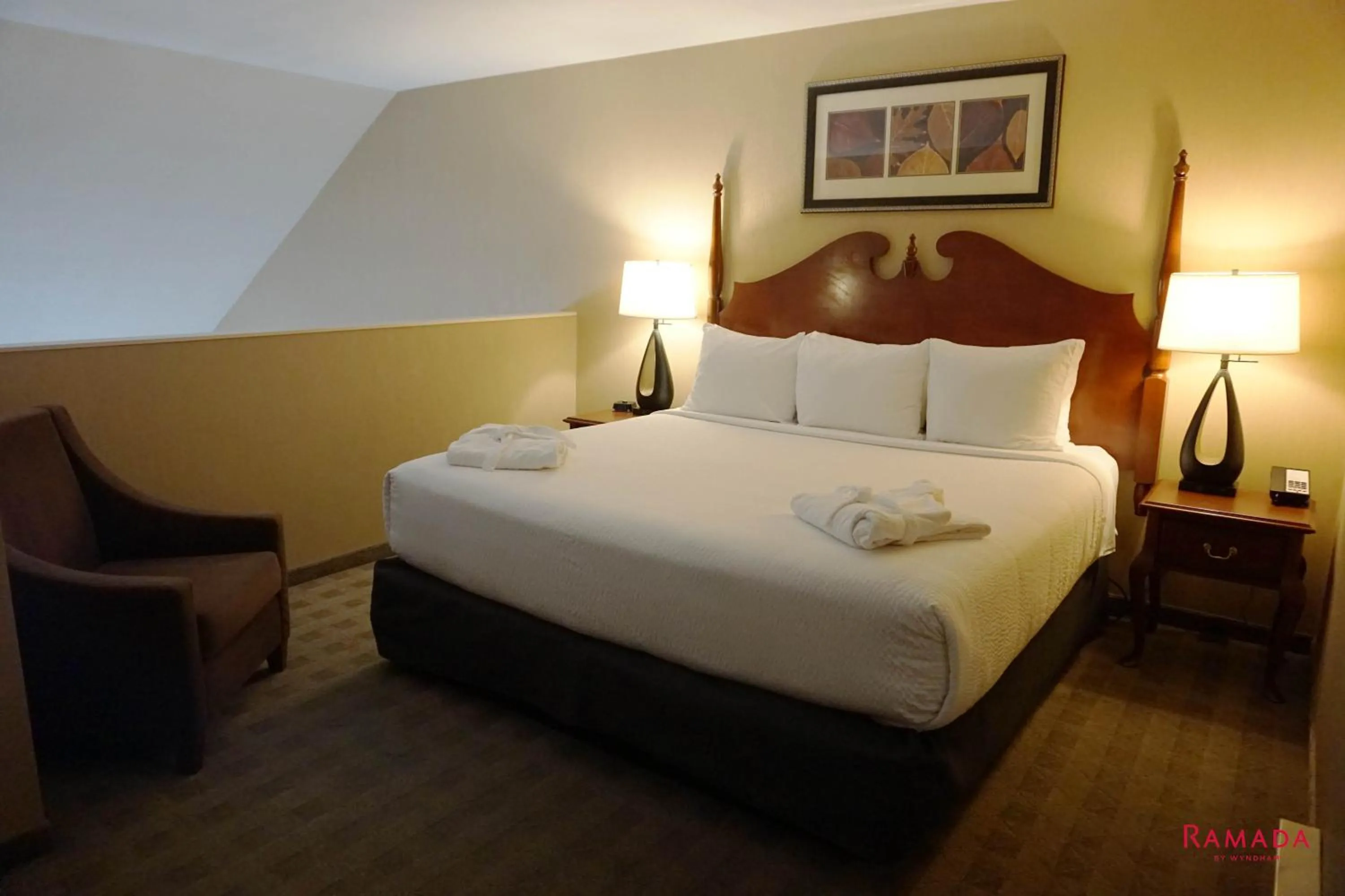 Bed in Ramada by Wyndham Kelowna Hotel & Conference Center