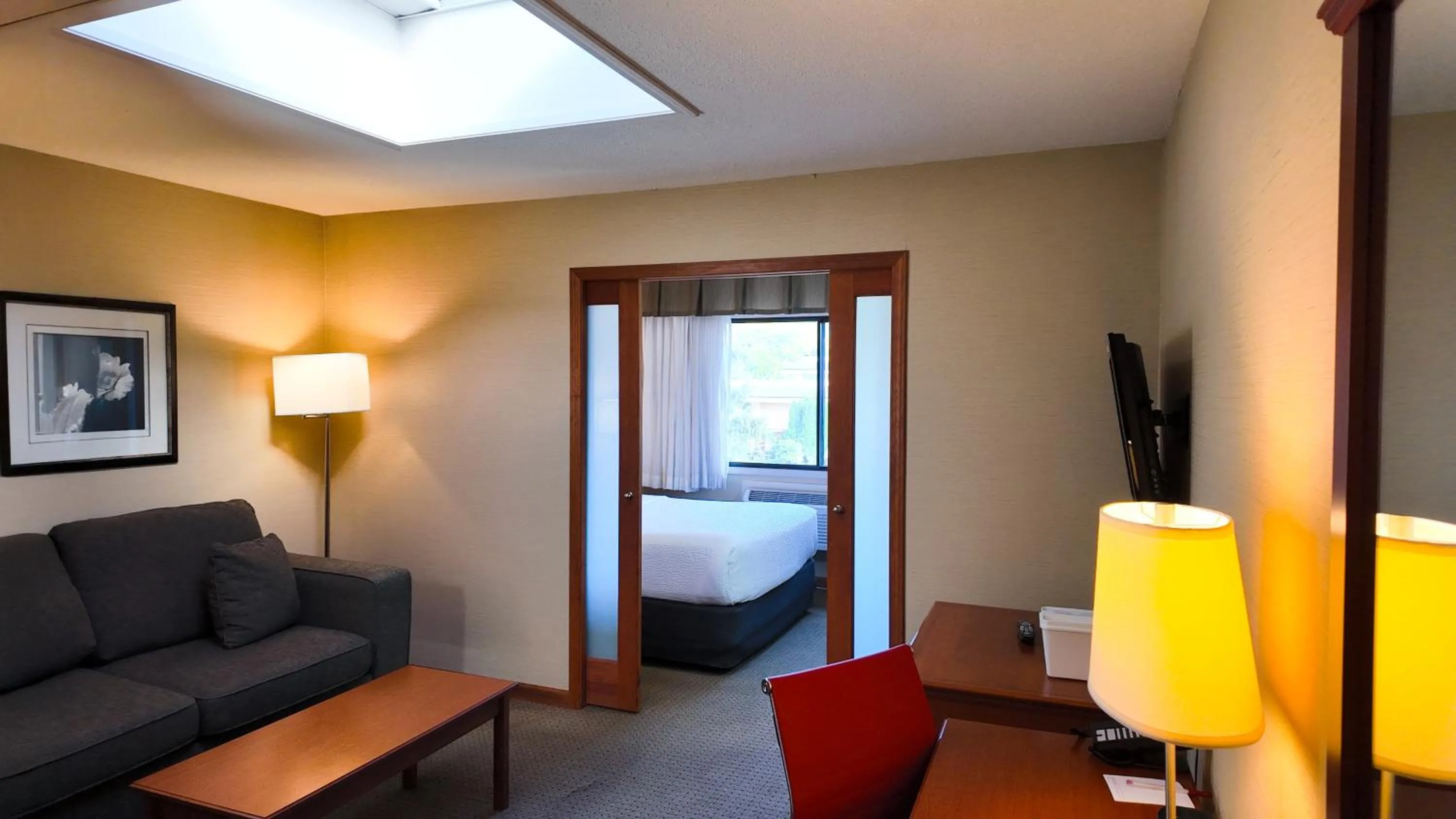 Ramada by Wyndham Kelowna Hotel & Conference Center