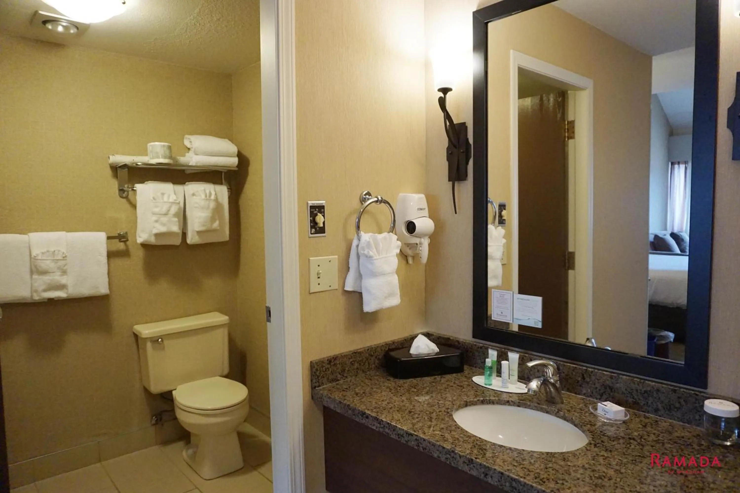 Ramada by Wyndham Kelowna Hotel & Conference Center