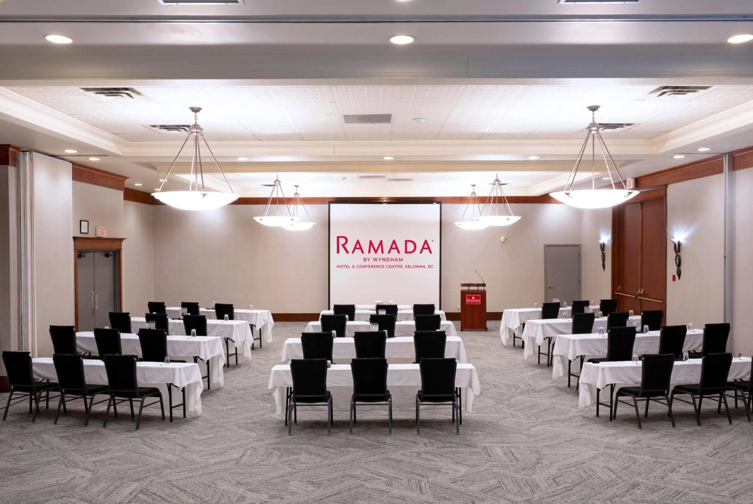 Meeting/conference room in Ramada by Wyndham Kelowna Hotel & Conference Center