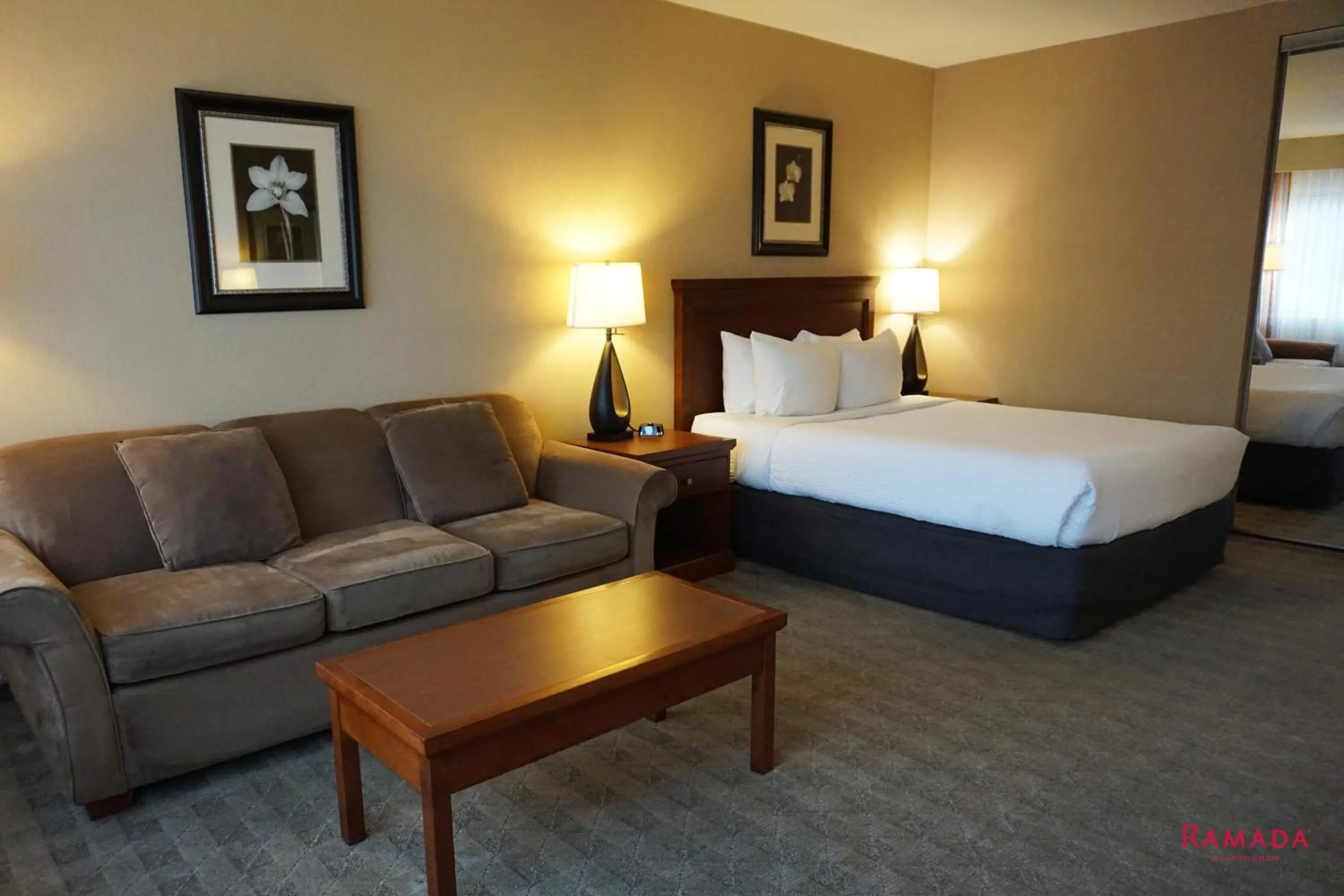 Bed in Ramada by Wyndham Kelowna Hotel & Conference Center