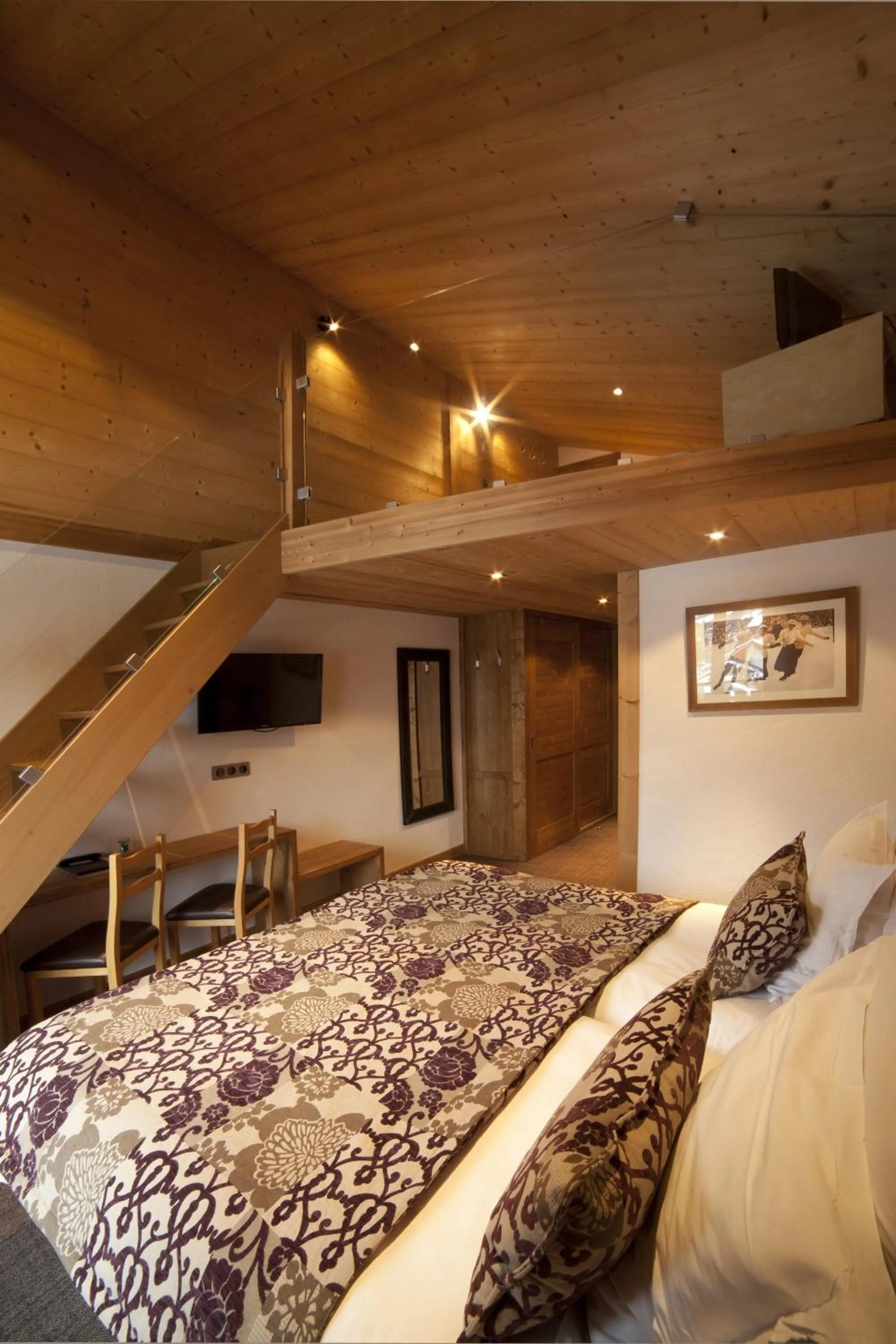 Bedroom, Bed in Hôtel et Spa Le Delta