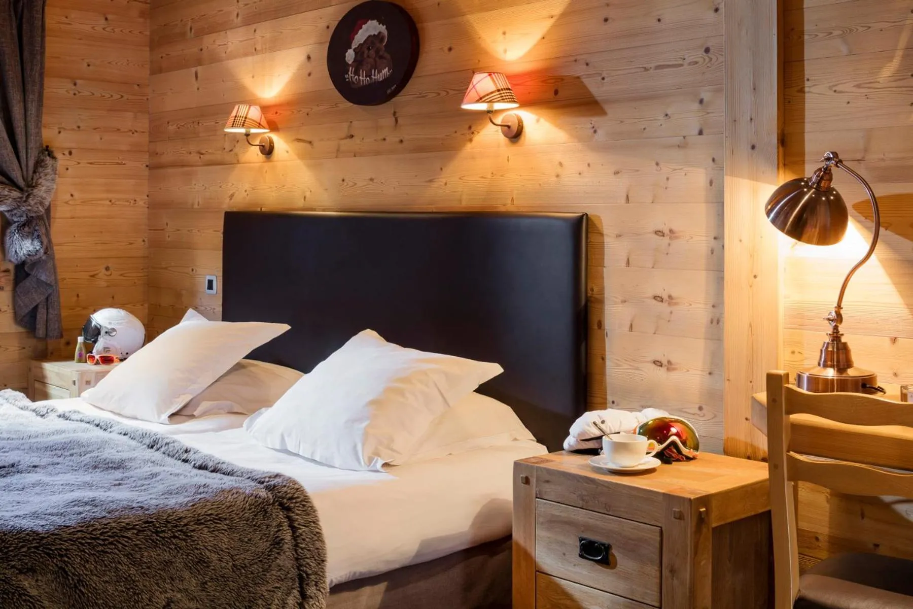 Bedroom, Bed in Hôtel et Spa Le Delta