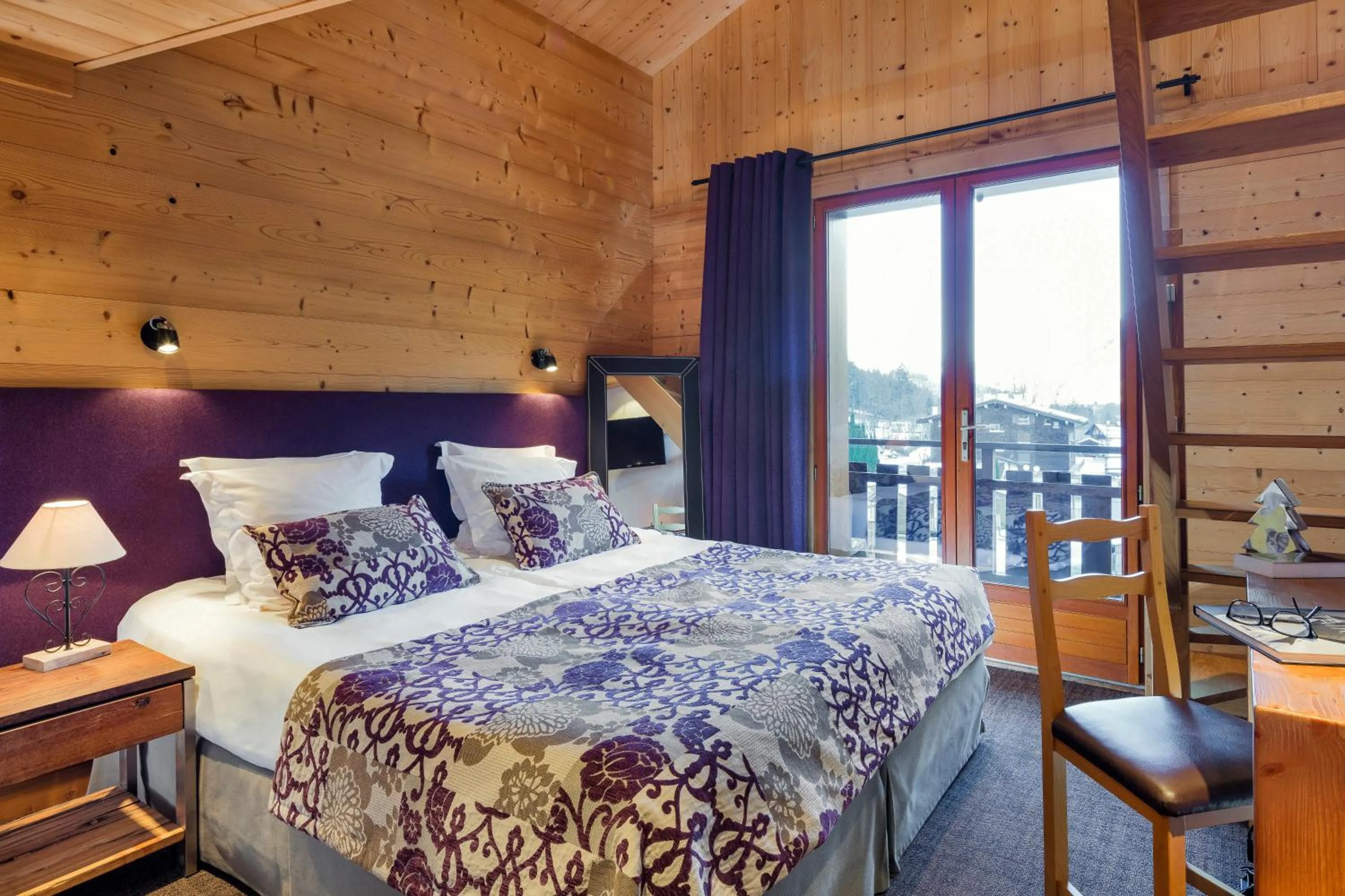 Bedroom, Bed in Hôtel et Spa Le Delta