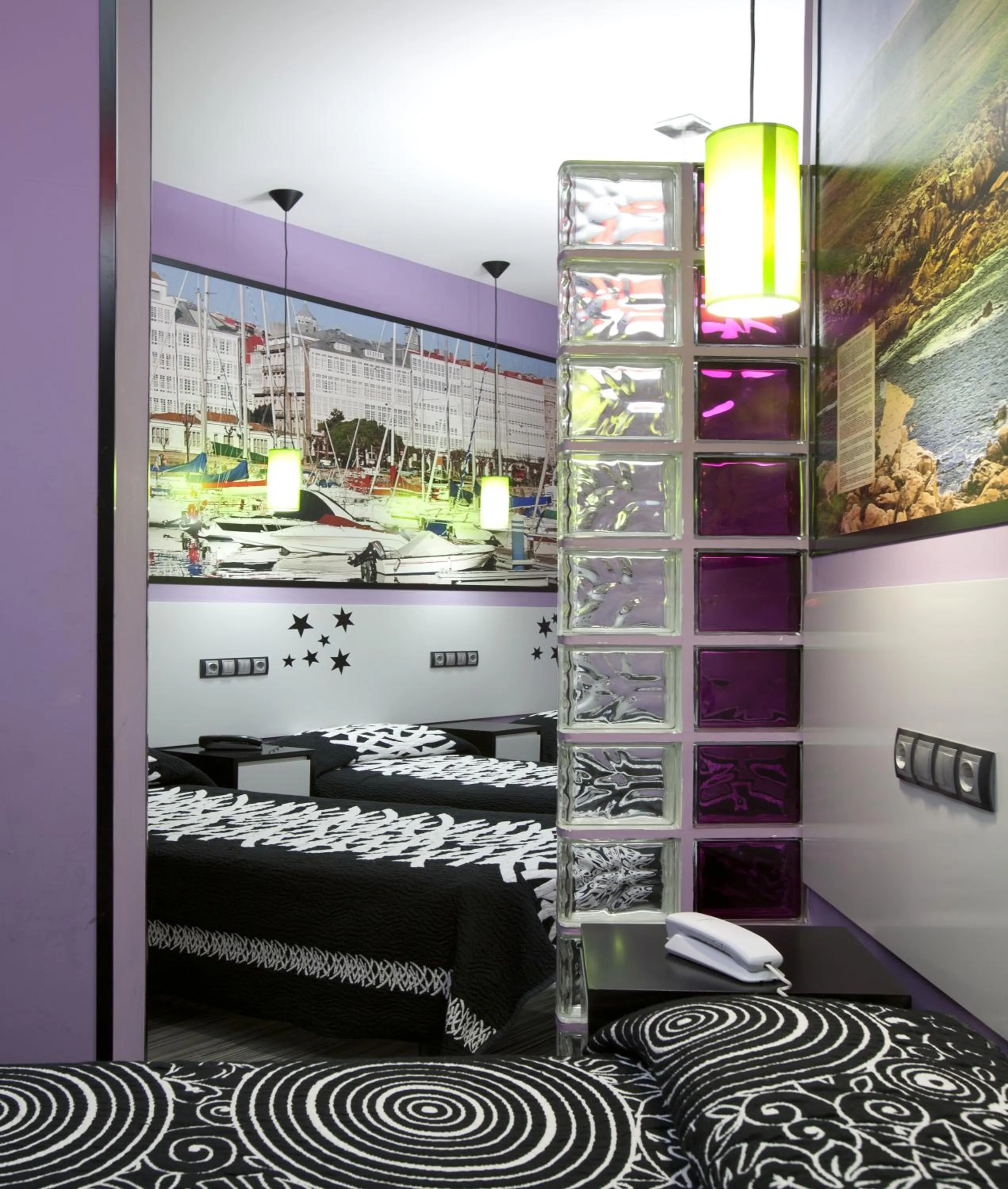 Photo of the whole room in JC Rooms Santa Ana