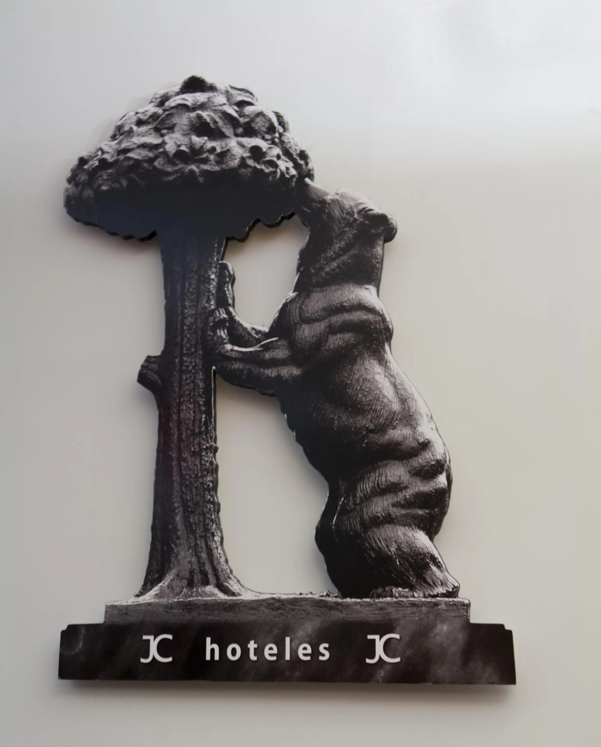 Decorative detail in JC Rooms Santa Ana