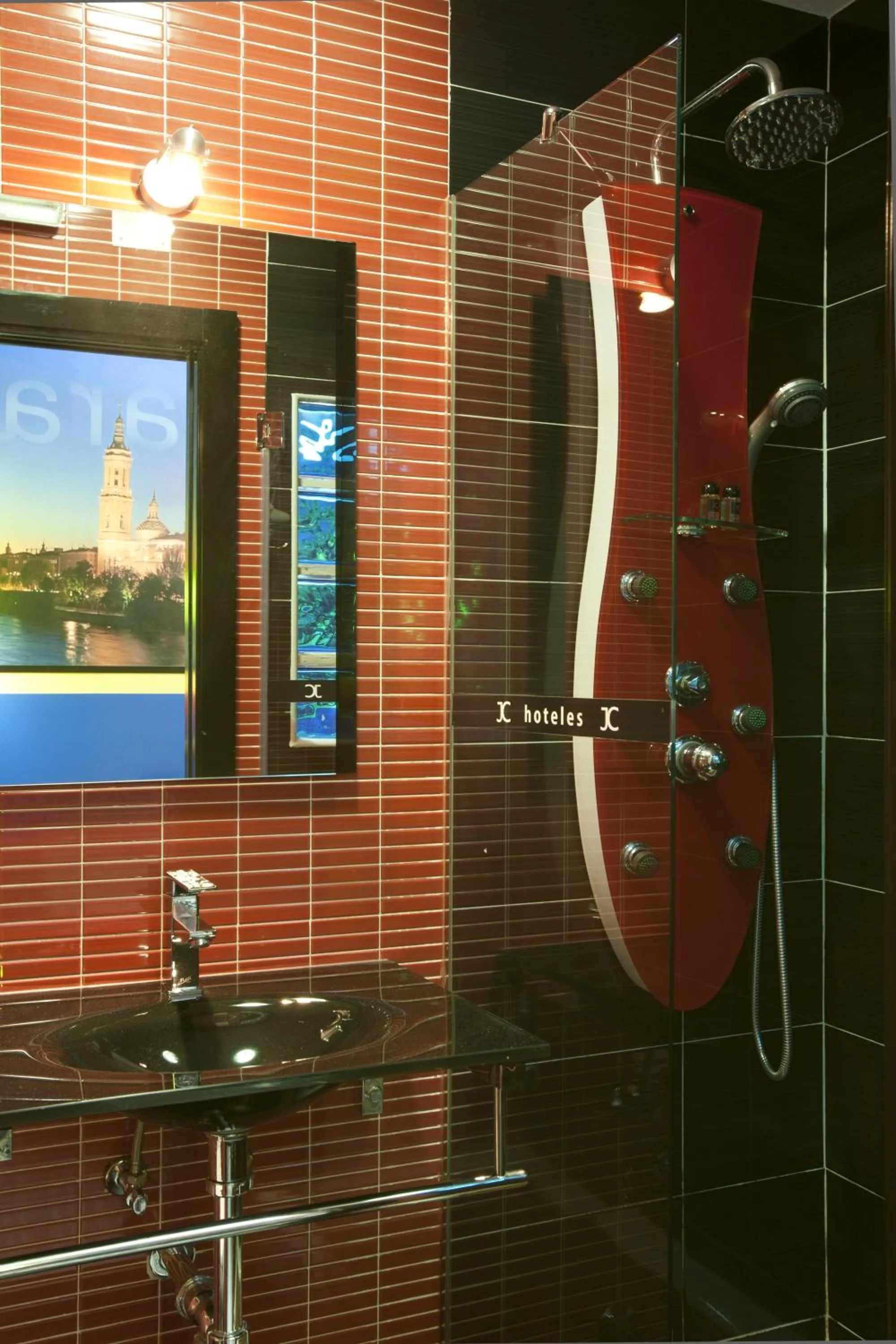 Bathroom in JC Rooms Santa Ana